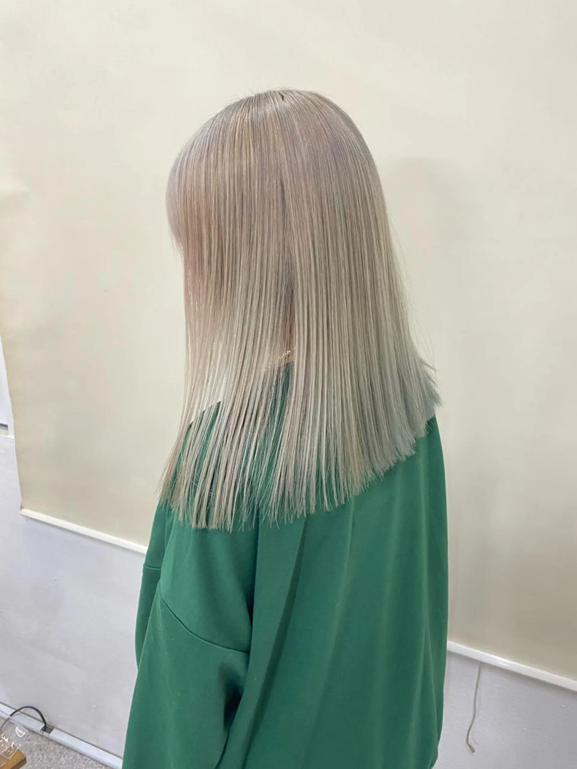 ミディアム カラー カット ヘアカラー トリートメント レイヤーウルフ エクステ磯部のヘアスタイル