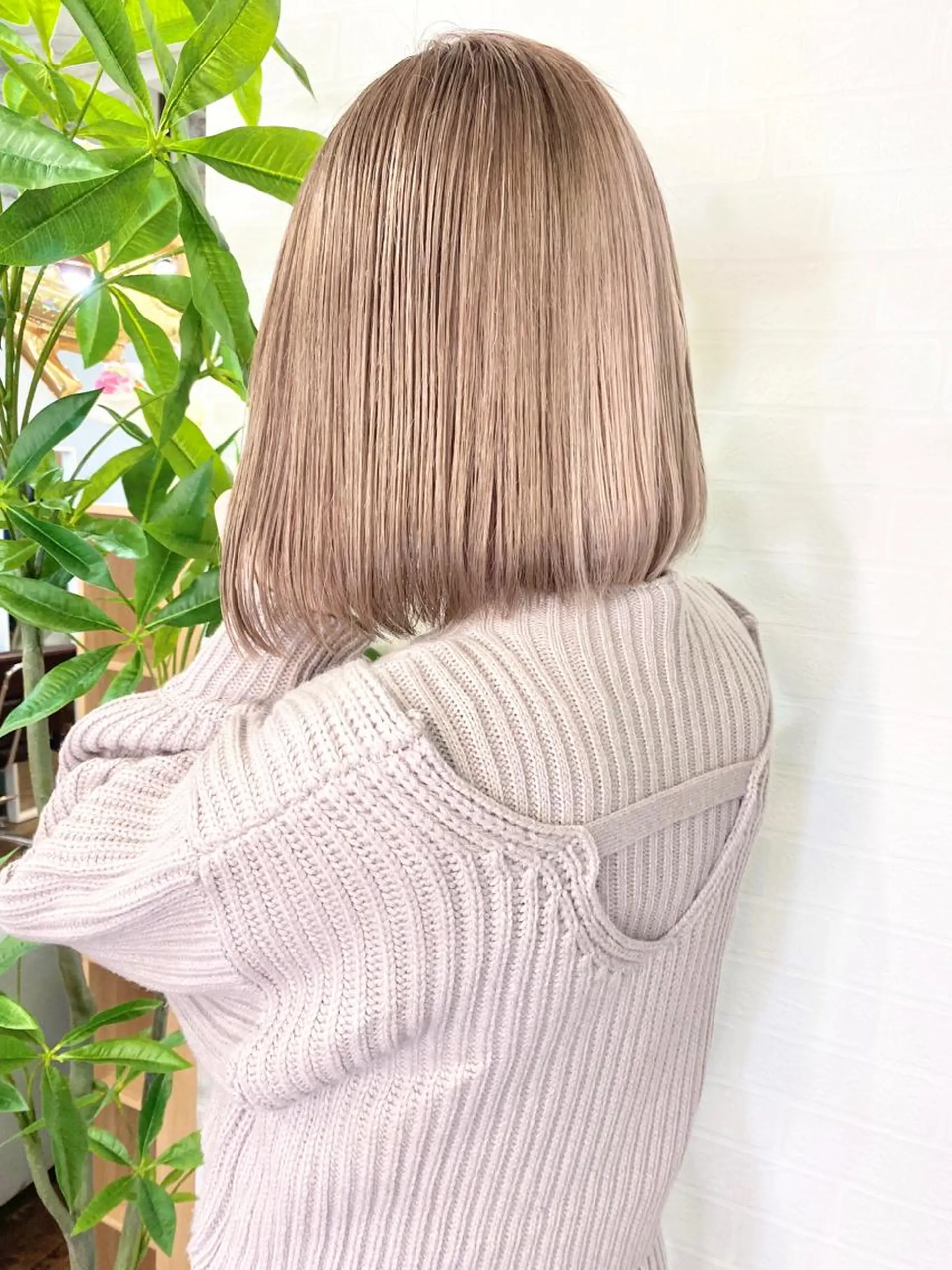 ミディアム カラー ヘアアレンジ ボブ Re:ta KANZOの眉毛・アイブロウイメージ
