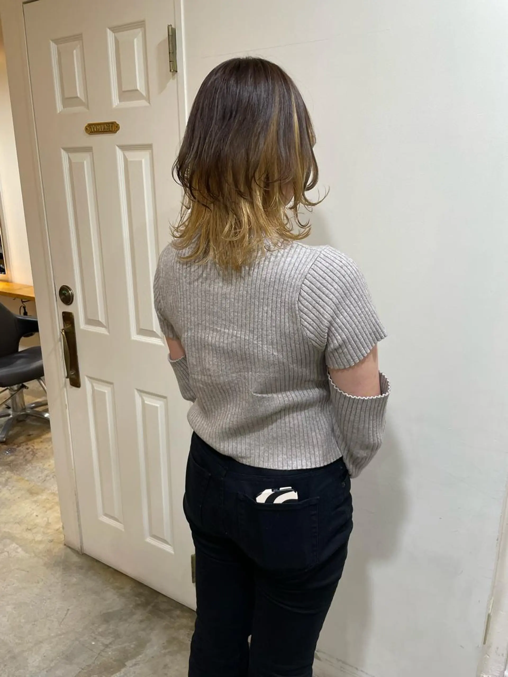 ミディアム カラー カット ヘアカラー トリートメント MIOベージュカラー 柔らかいカラーのヘアスタイル