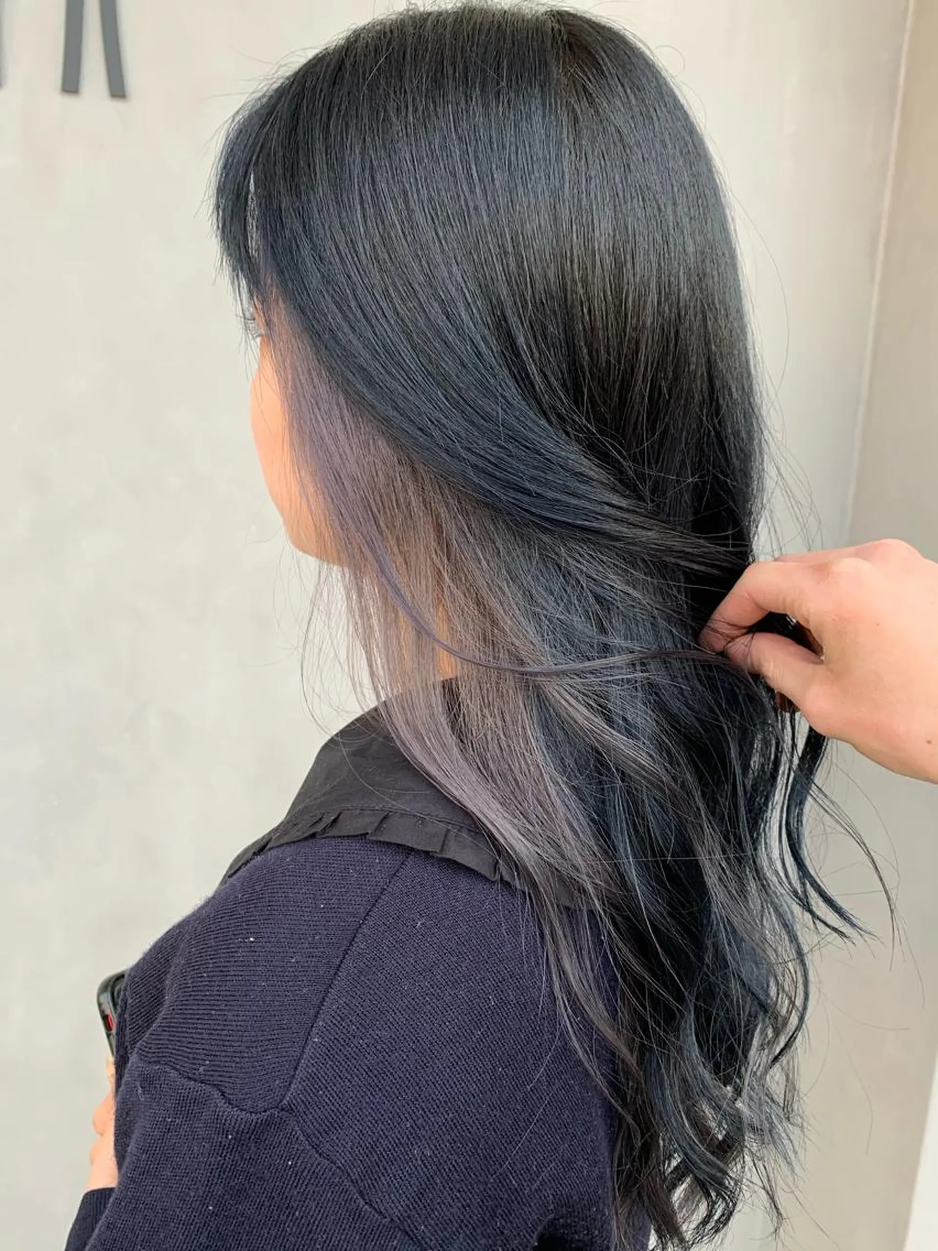 カラー ブリーチ シルバー ホワイトシルバー 名古屋／デザイン／ ブリーチ/松井亮磨のヘアスタイル