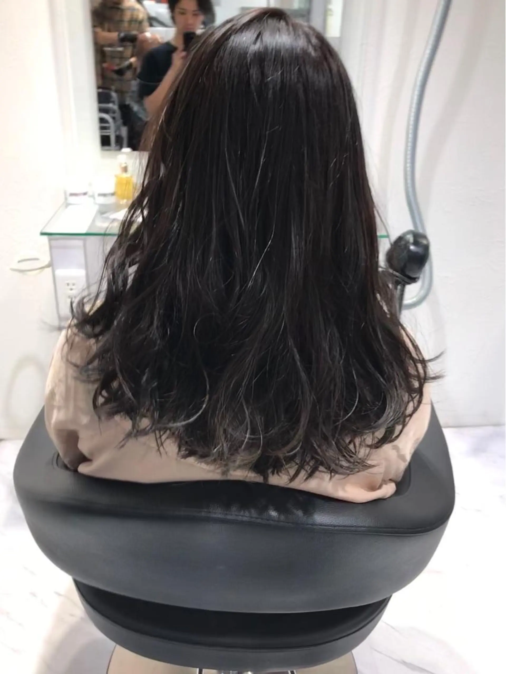 ロング カラー グレージュ ハイライトカラー ハイライト 赤み消し韓国ヘア レイヤー縮毛🤍渡邉のヘアスタイル