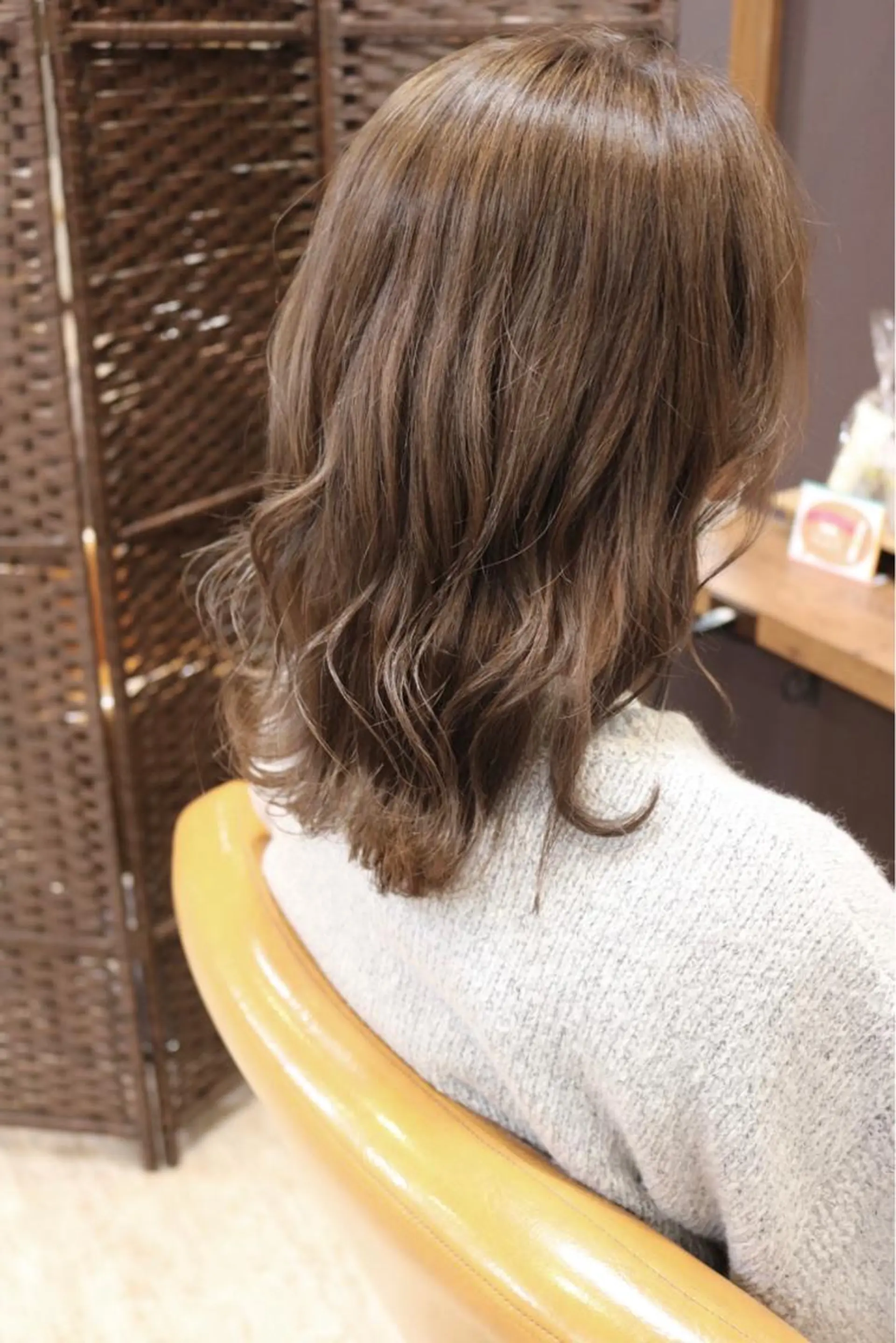 セミロング カラー カット ヘアカラー veretta 寝屋川所属・髪質改善カラー🫧 西岡 有希のヘアスタイル