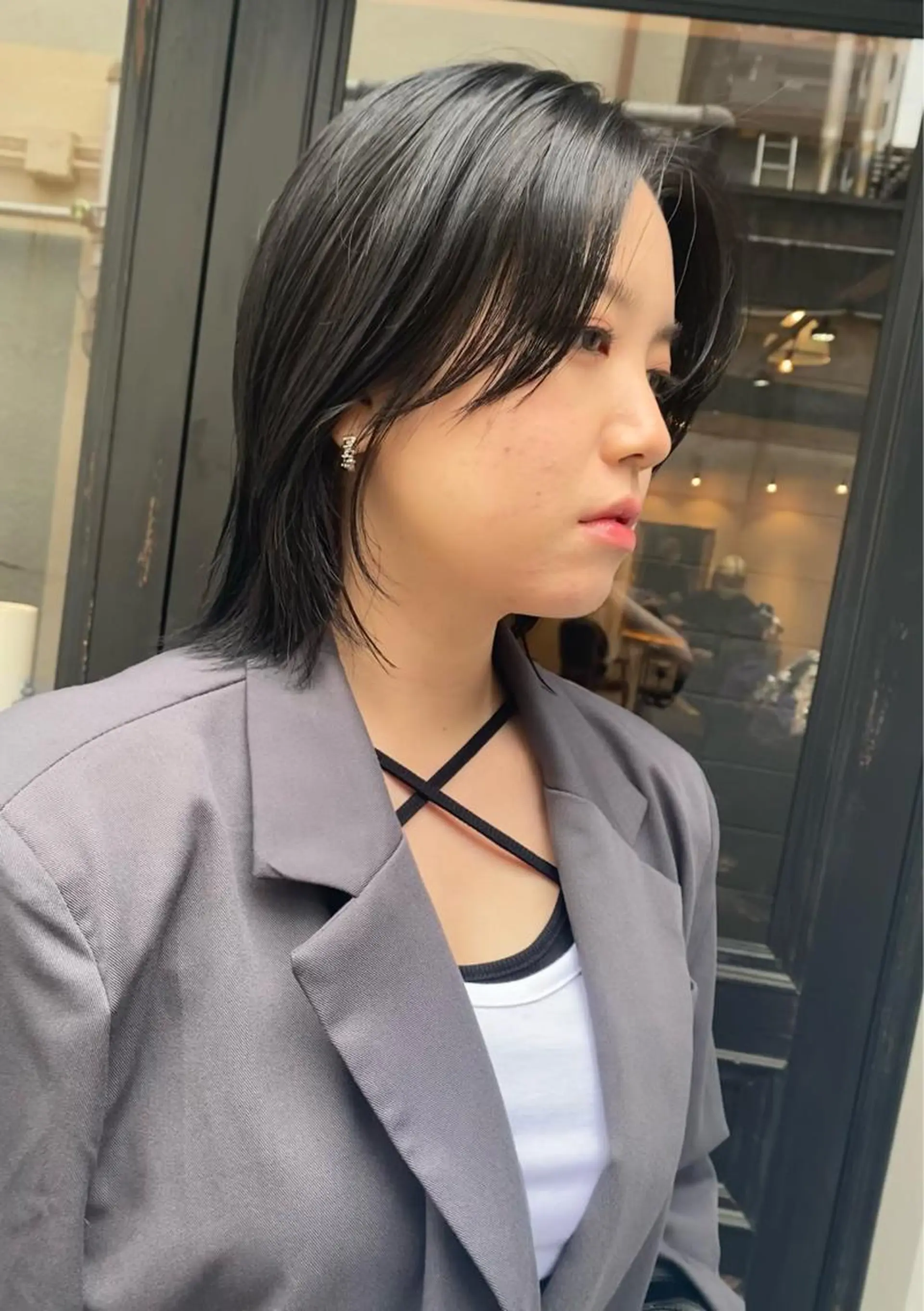 ミディアム カラー 黒髪 ウルフカット tonari 梅田、中崎町のヘアスタイル