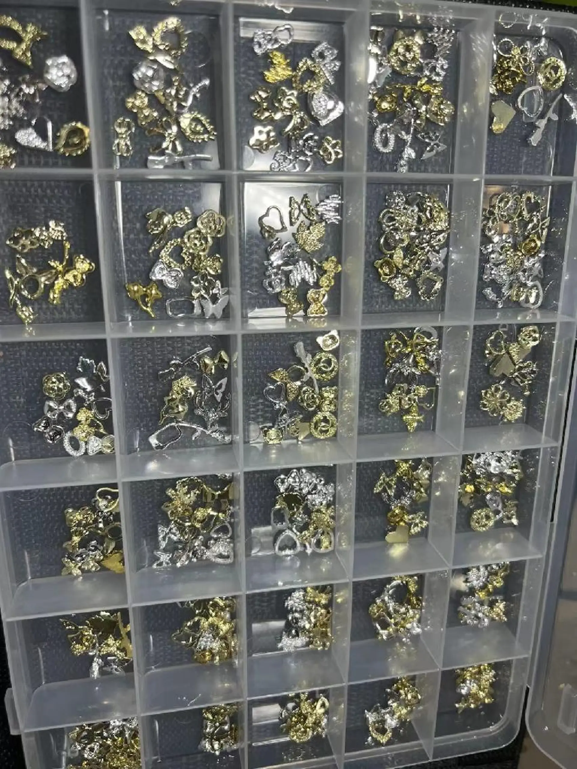 ネイル Theone栄店 田口のネイルデザイン