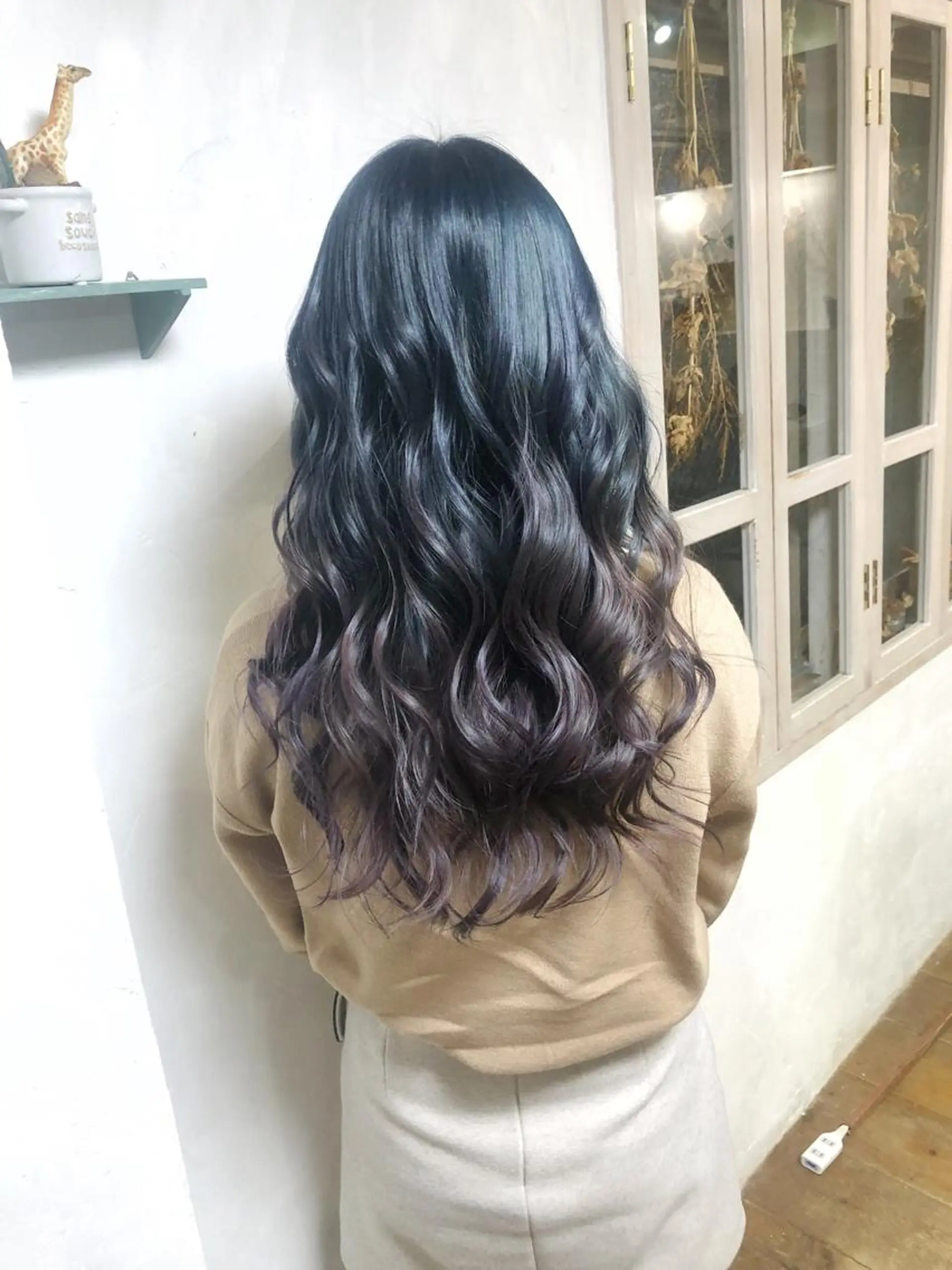 ロング カラー パーマ ヘアアレンジ 推し活専用 【派手髪】飯野ゆかりのヘアスタイル