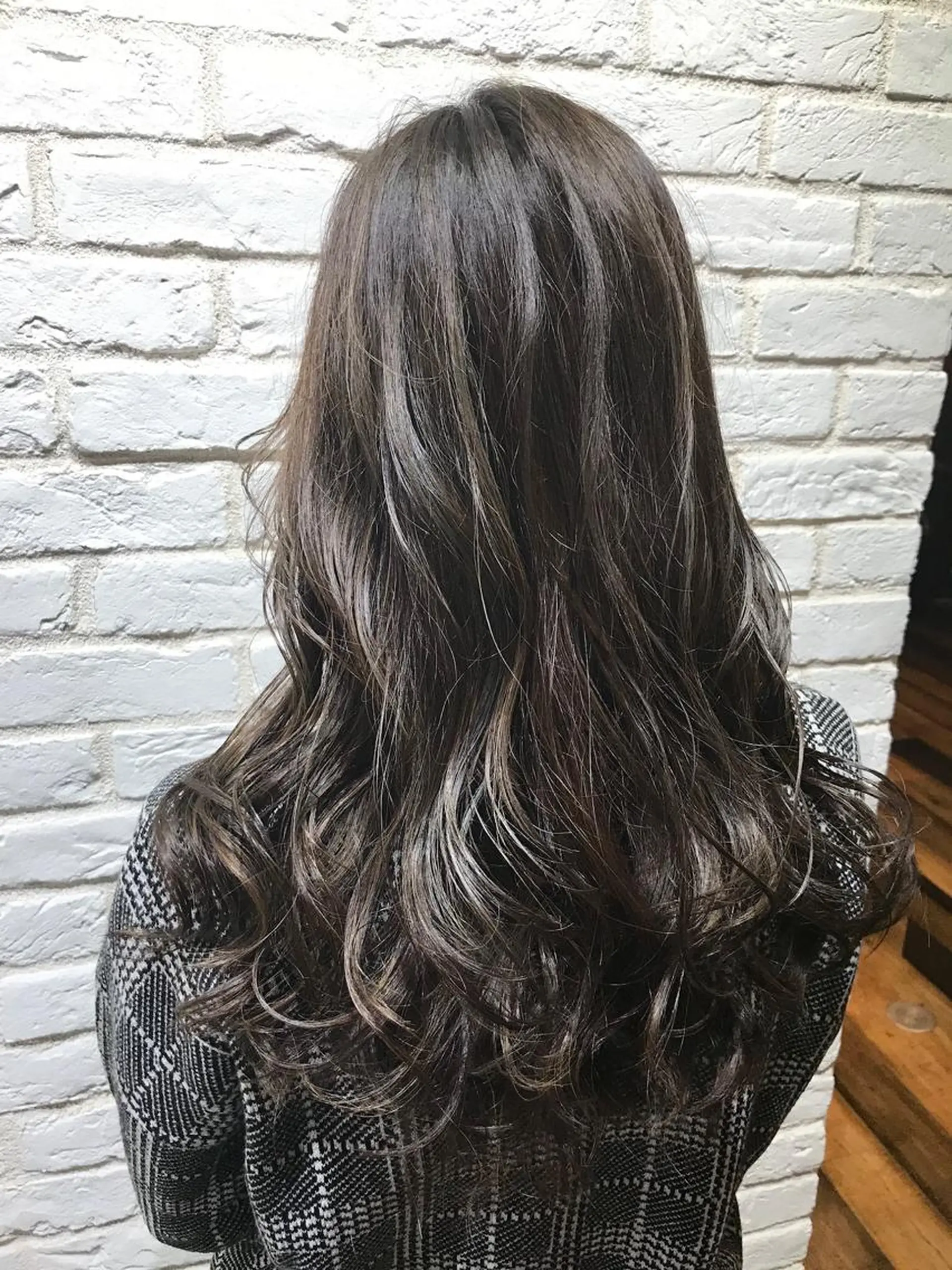 ロング カラー ハイライトカラー ハイライト UMEDA FIGAROのヘアスタイル