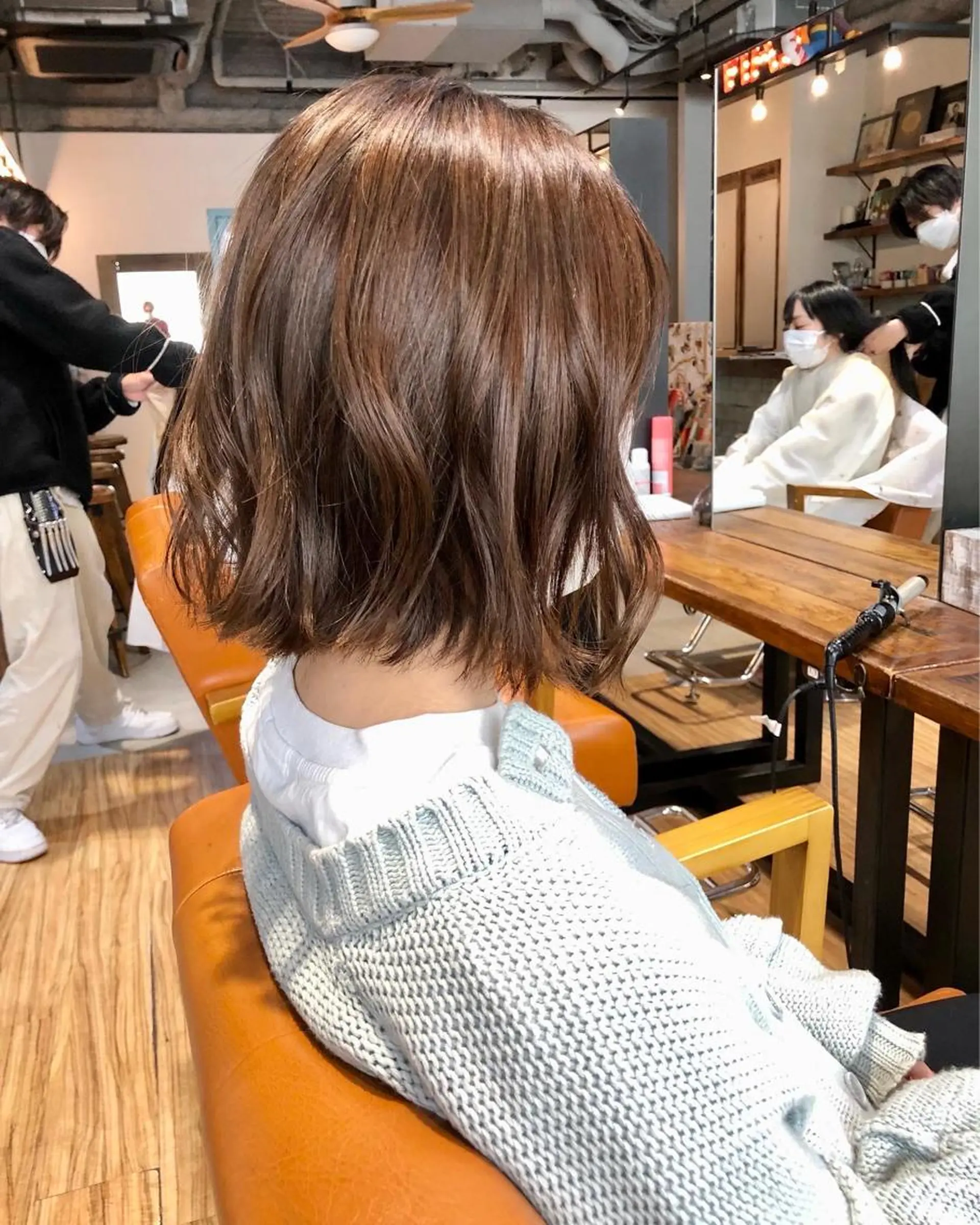 ミディアム カラー ボブ カット ヘアカラー トリートメント ヘアセット 🌟小顔カット🌟 レイヤーカットボブのヘアスタイル