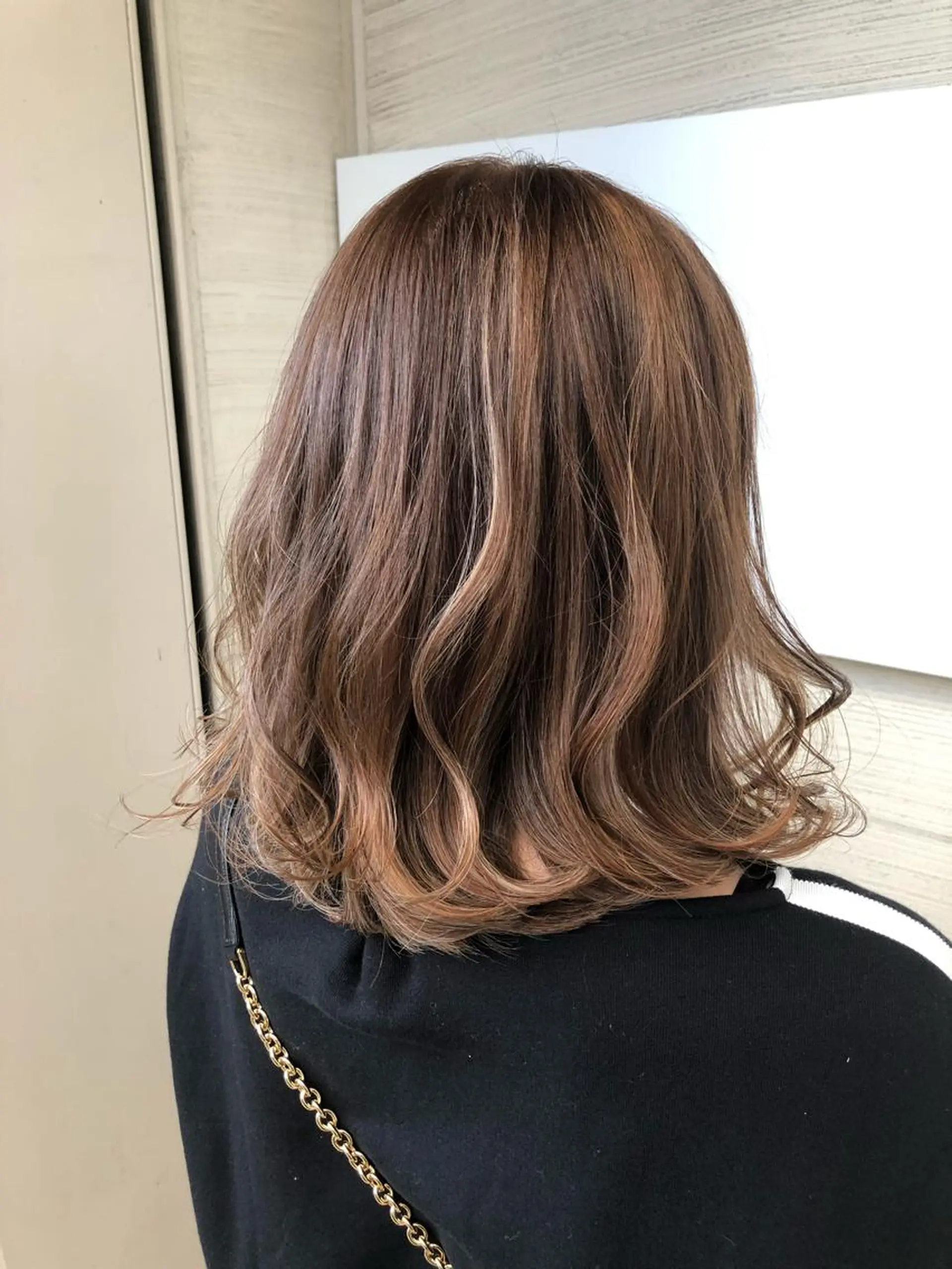 セミロング カラー バレイヤージュ ベージュカラー ハイライトカラー ハイライト レイヤーカット カット ヘアカラー トリートメント ✨髪質改善✨ 田西　基彦のヘアスタイル