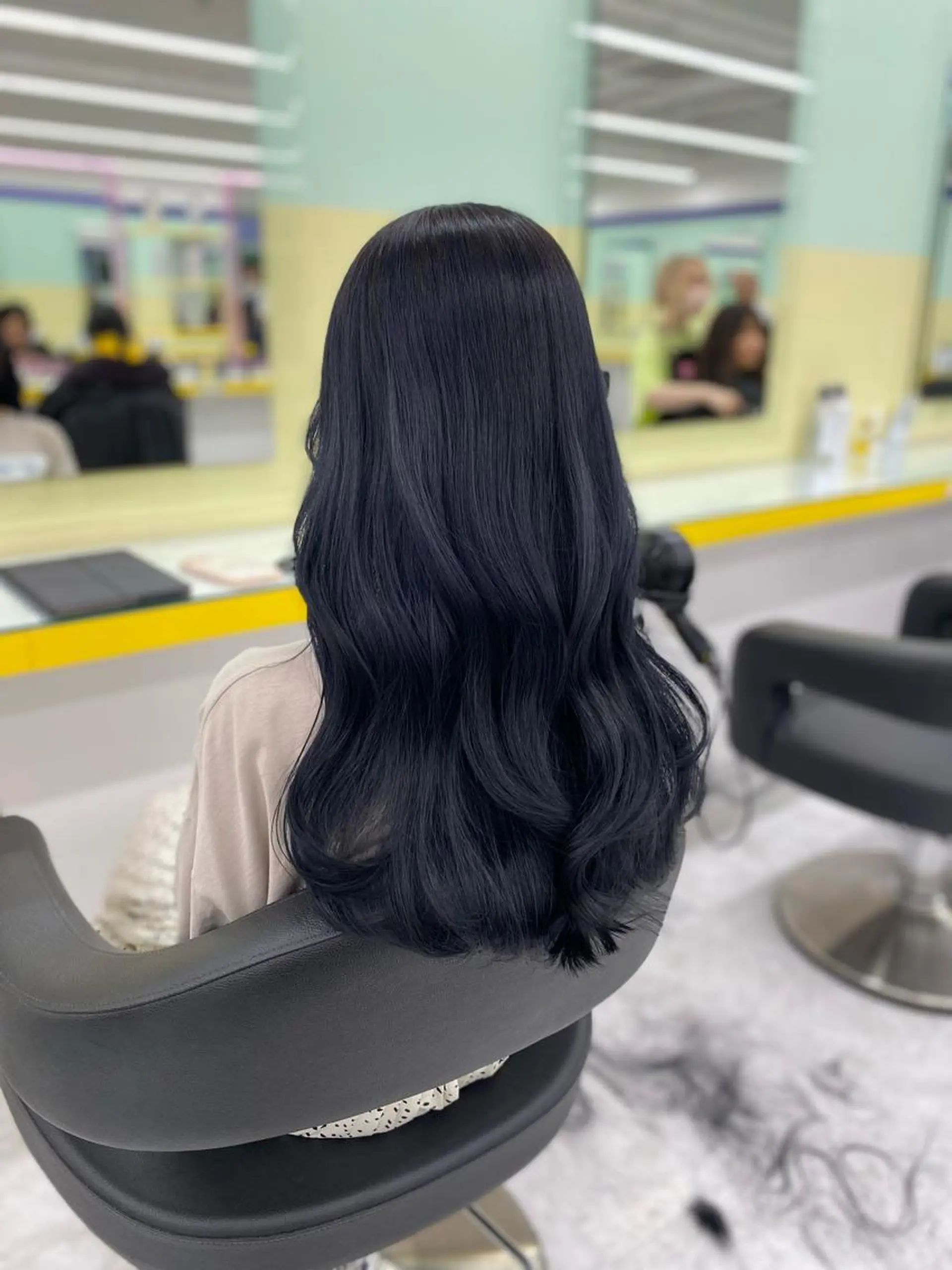 ロング カラー パーマ ヘアアレンジ メンズ キッズ ネイル マツエク・マツパ アイブロウ メンズブリーチ 黒髪 ブリーチ ブルーカラー ブルーブラック Lumo所属・💖横浜ブリーチなし 💖MIHOのヘアスタイル