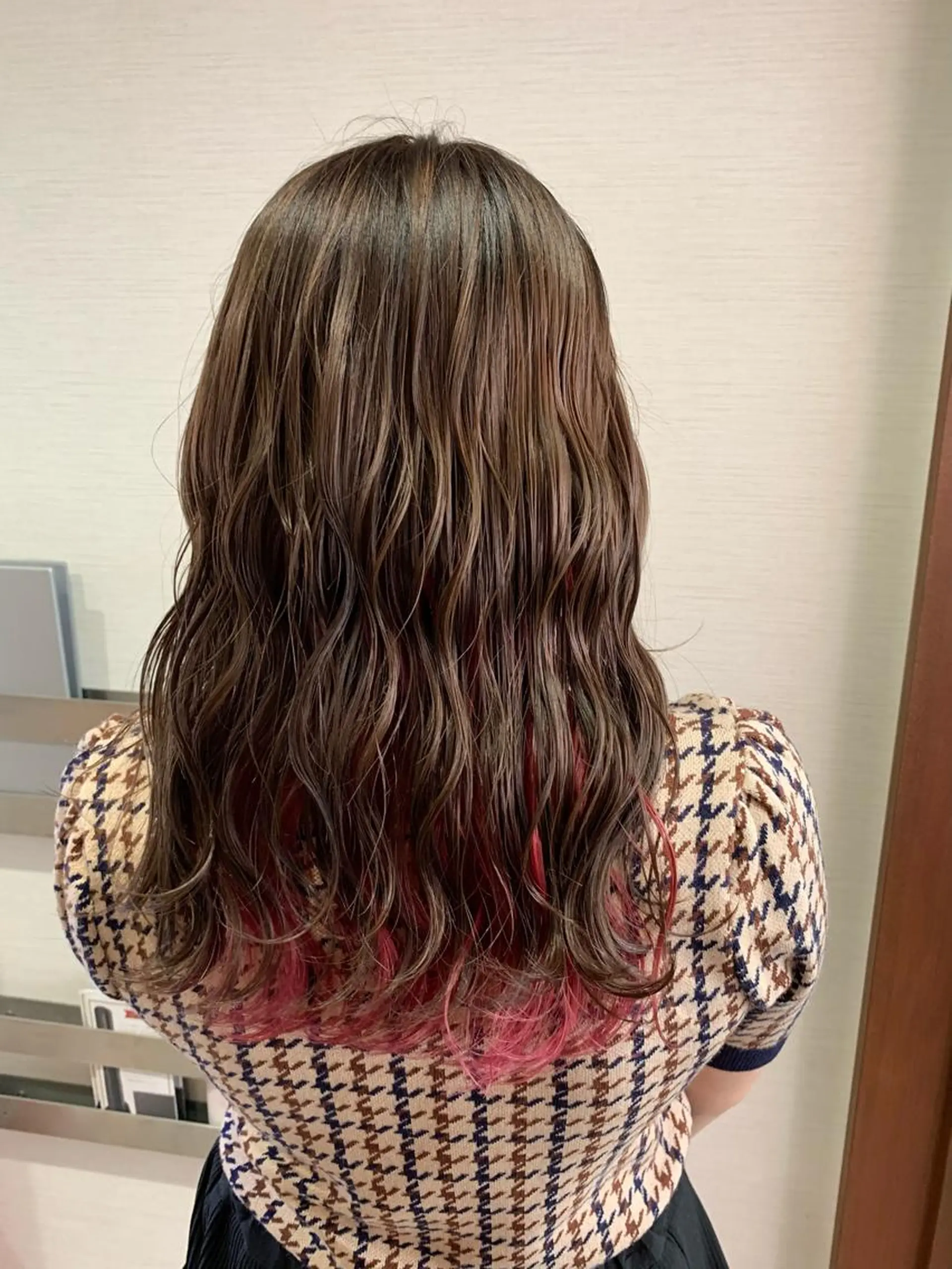 セミロング カラー 蓮見  友里のヘアスタイル