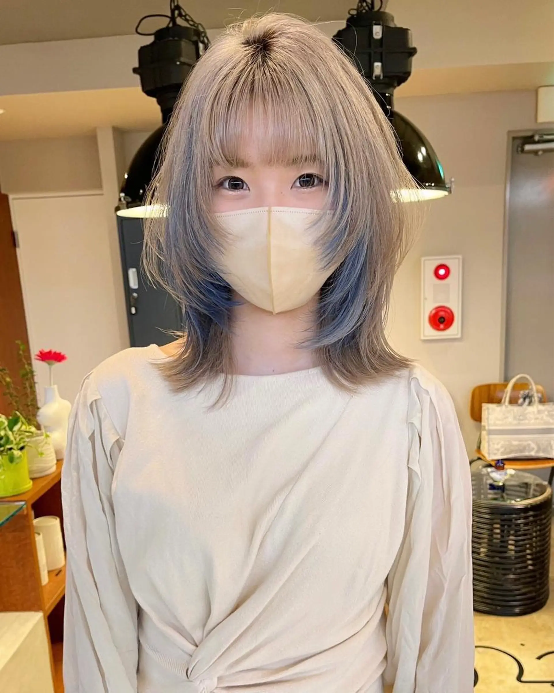 セミロング カラー ブリーチ インナーカラー 顔周りカット ヘアカラー トリートメント 🩷ハイトーン透明感 レイヤー🩷ユリカのヘアスタイル