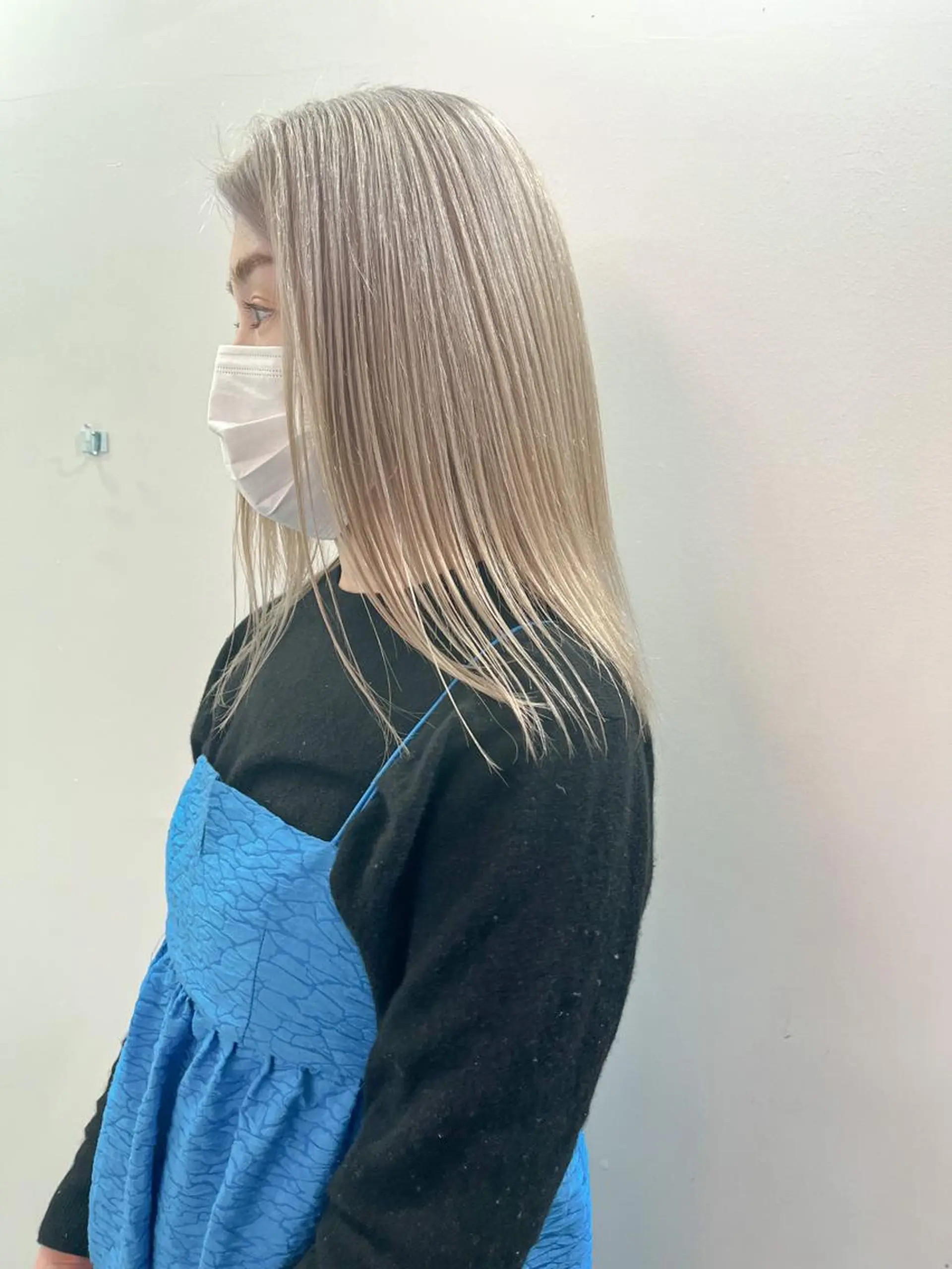 ミディアム カラー ヘアアレンジ ハイトーンを育てる ブリーチカラー/牧原のヘアスタイル