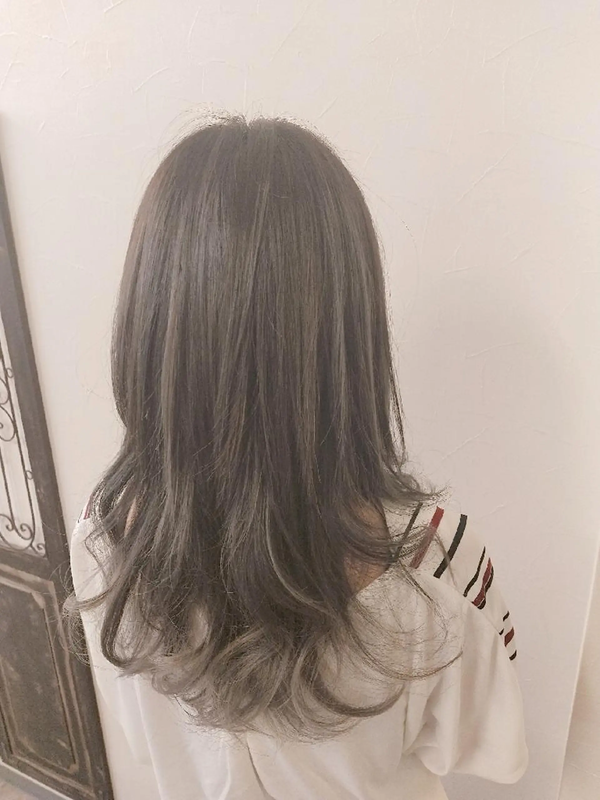 ロング カラー バレイヤージュ ブリーチ ダークグレー ダブルカラー グラデーションカラー Lilith所属・デザインカラー 髪質改善Lilithのその他イメージ