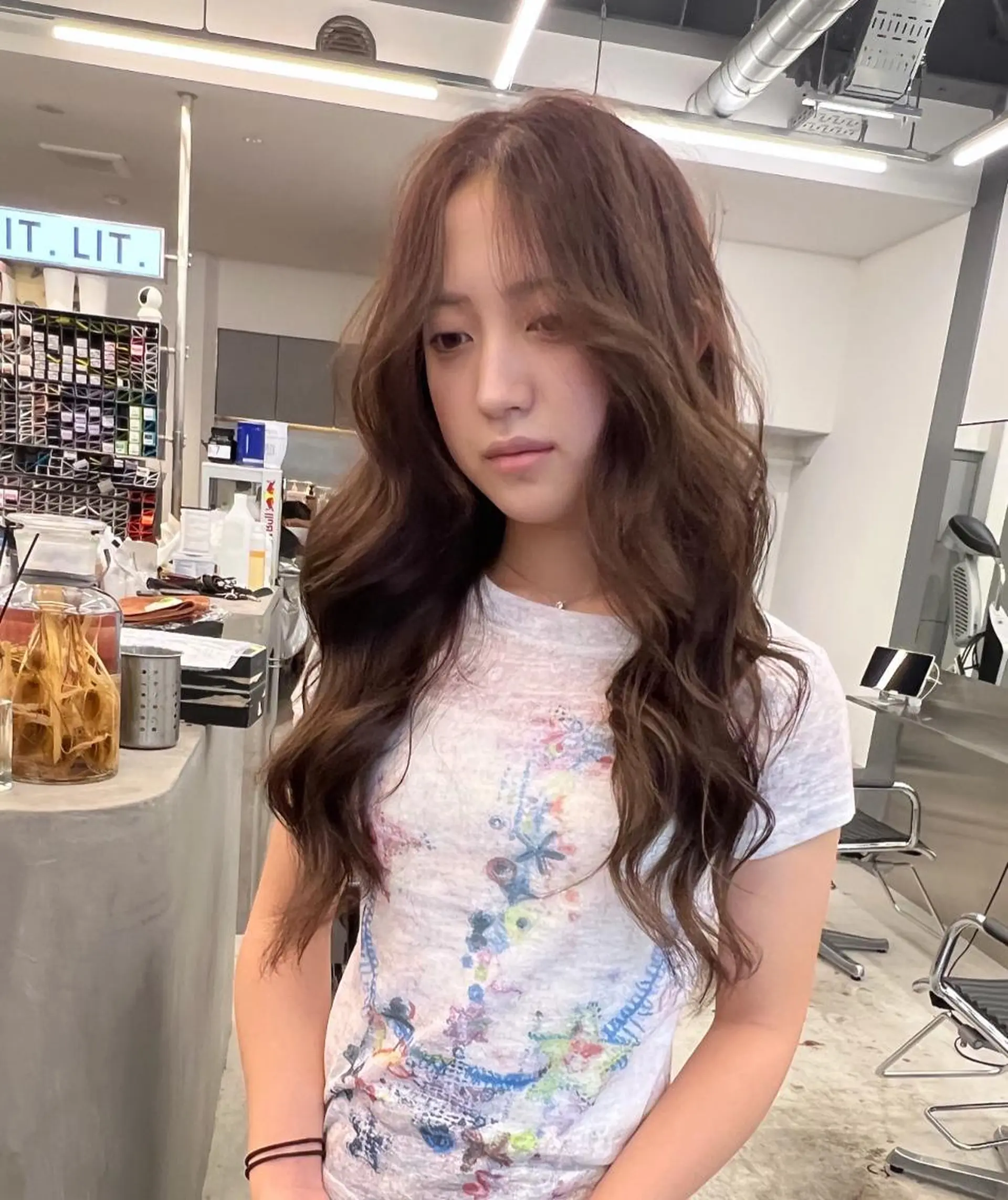 ミディアム ミディアムパーマ ハッシュカット 髪質改善 韓国風ヘア レイヤーカット カット ヘアカラー 艶髪／髪質改善 市川ひなたのヘアスタイル