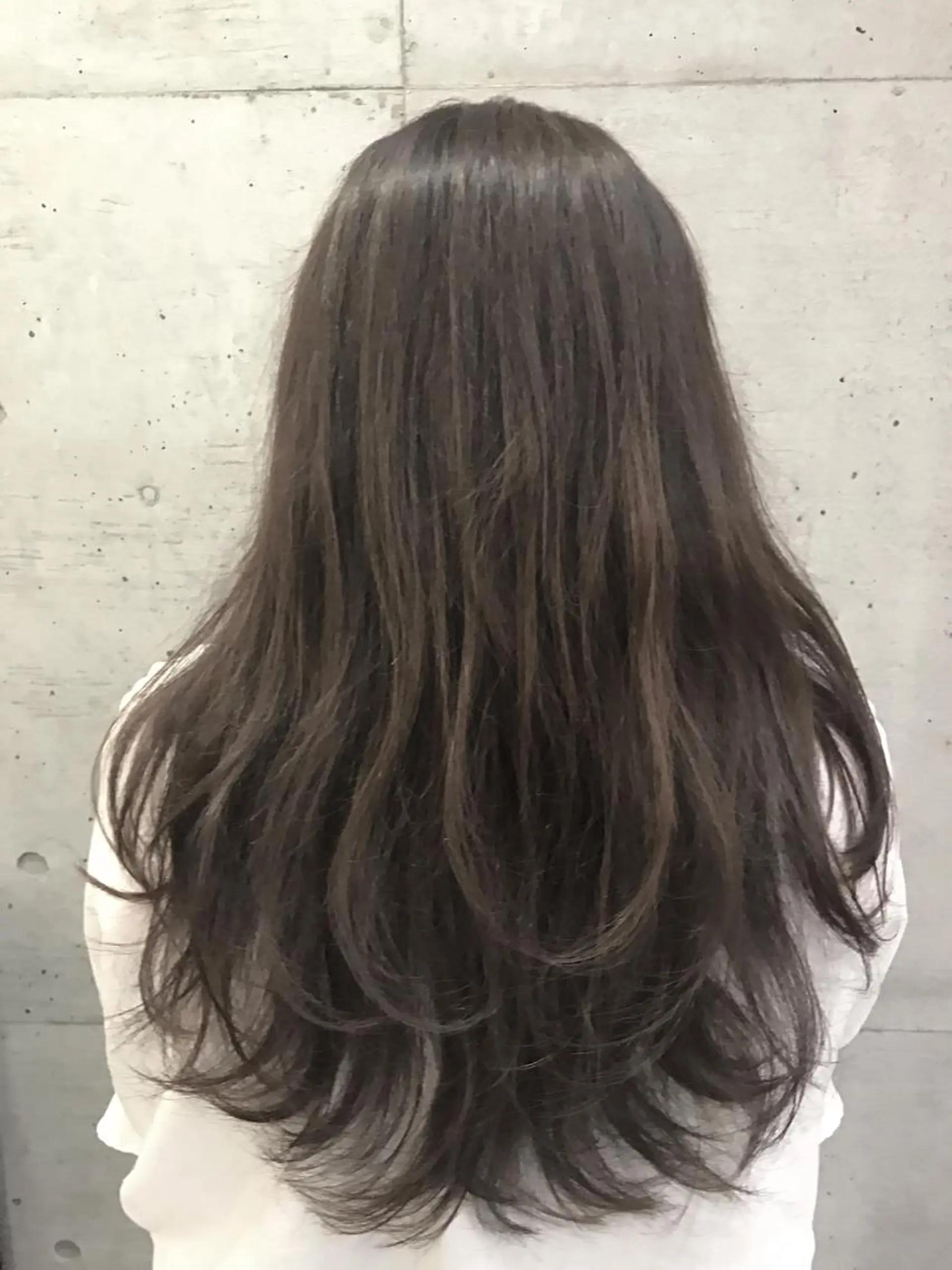 ロング カラー アッシュ アッシュグレー アッシュグレージュ 透明感カラー グレージュ 大栗 佑也  髪質改善のヘアスタイル