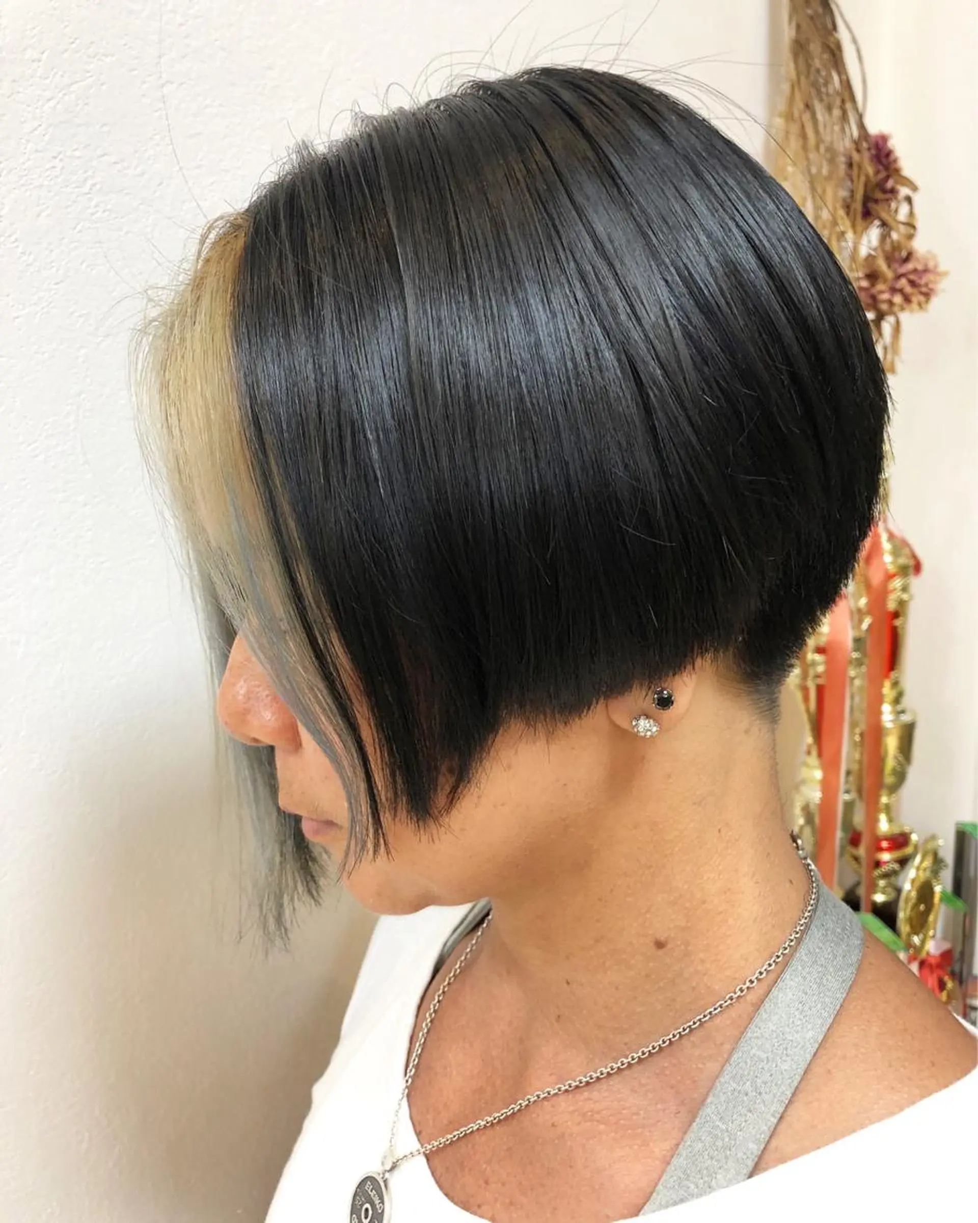 ショート カラー ハイライトカラー ハイライト 似合わせ レイヤー須川のヘアスタイル