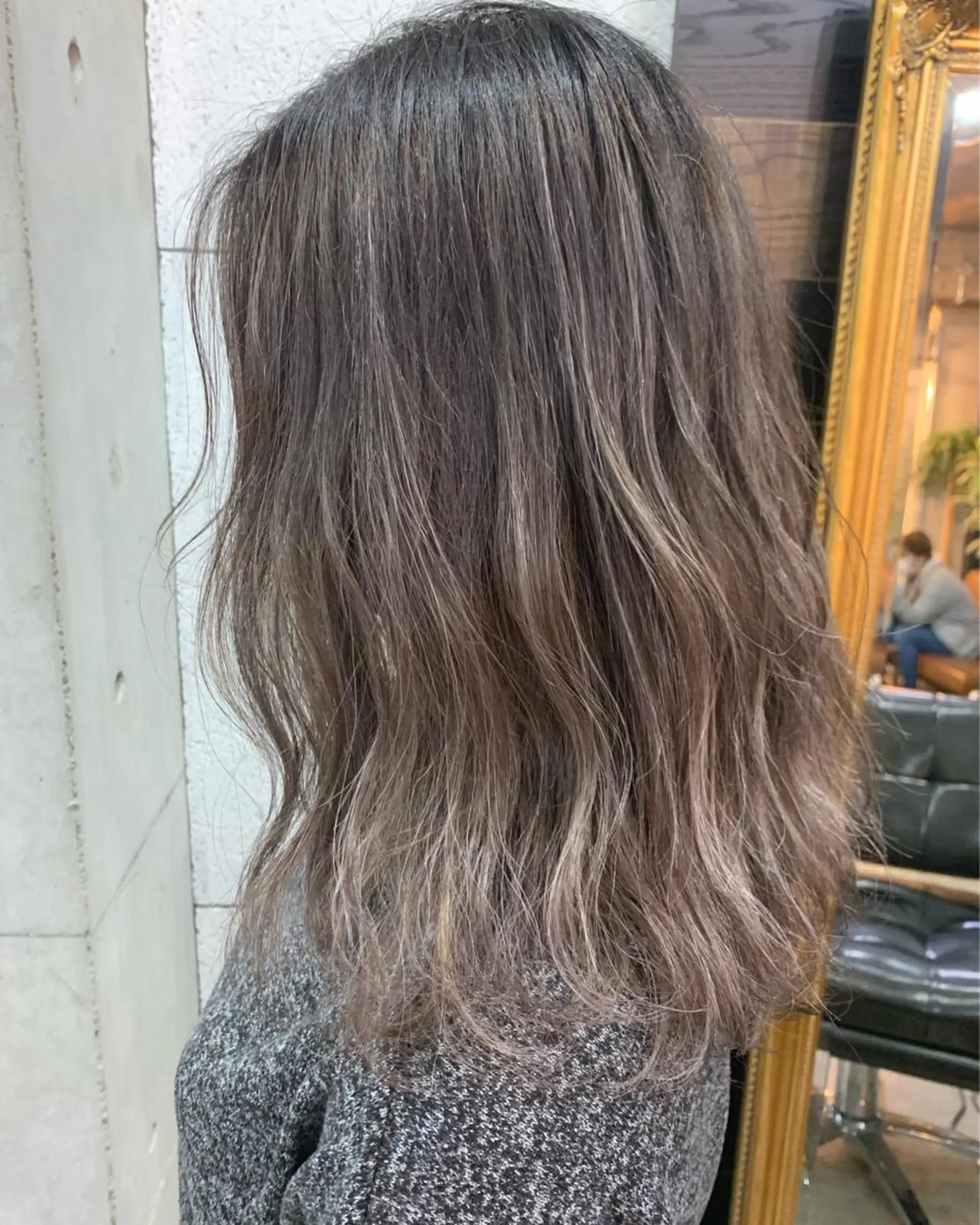 ミディアム カラー ヘアカラー トリートメント 西村あきや トレンド韓国ヘアのヘアスタイル
