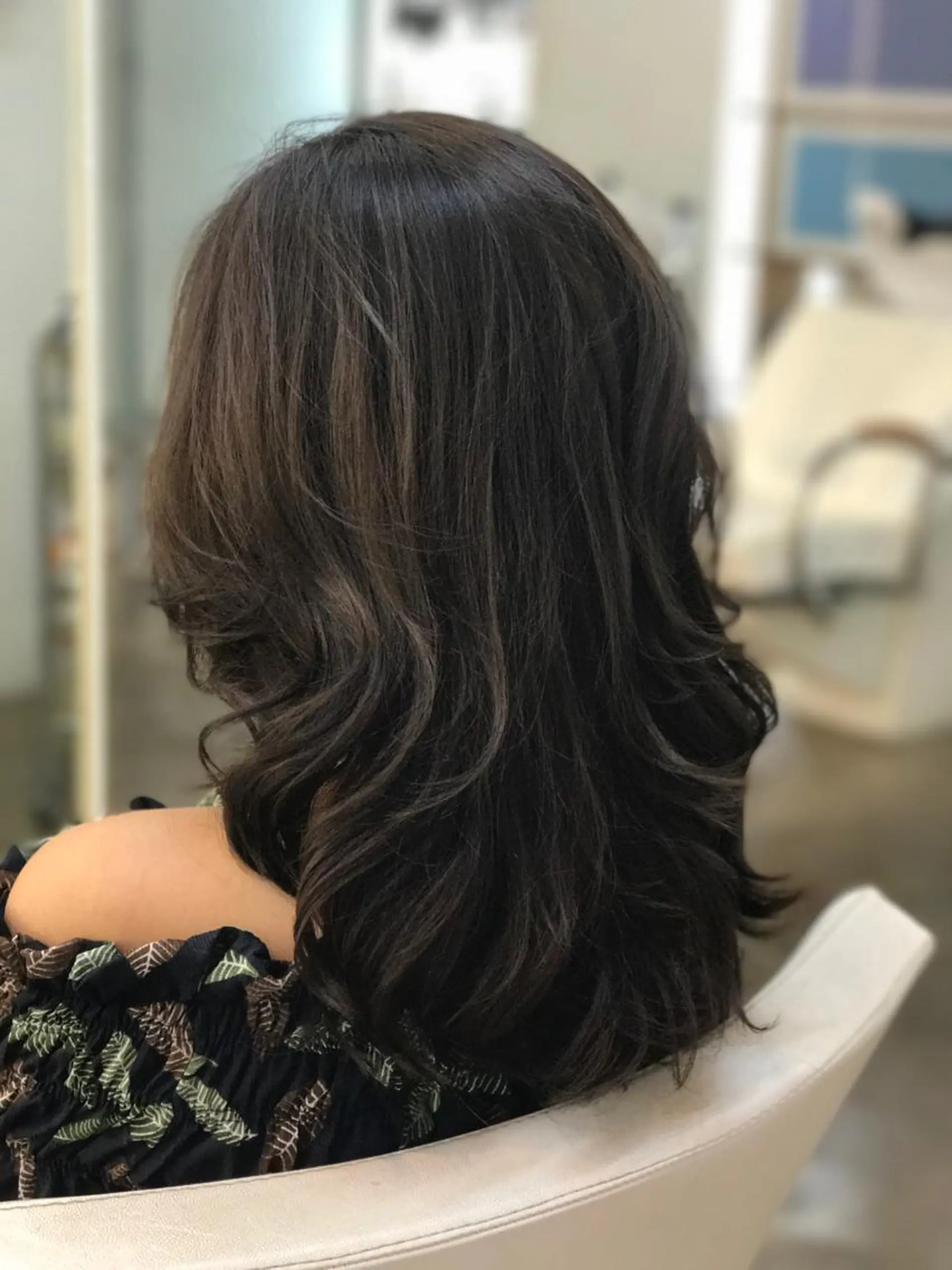 カラー アルファ シェリのヘアスタイル