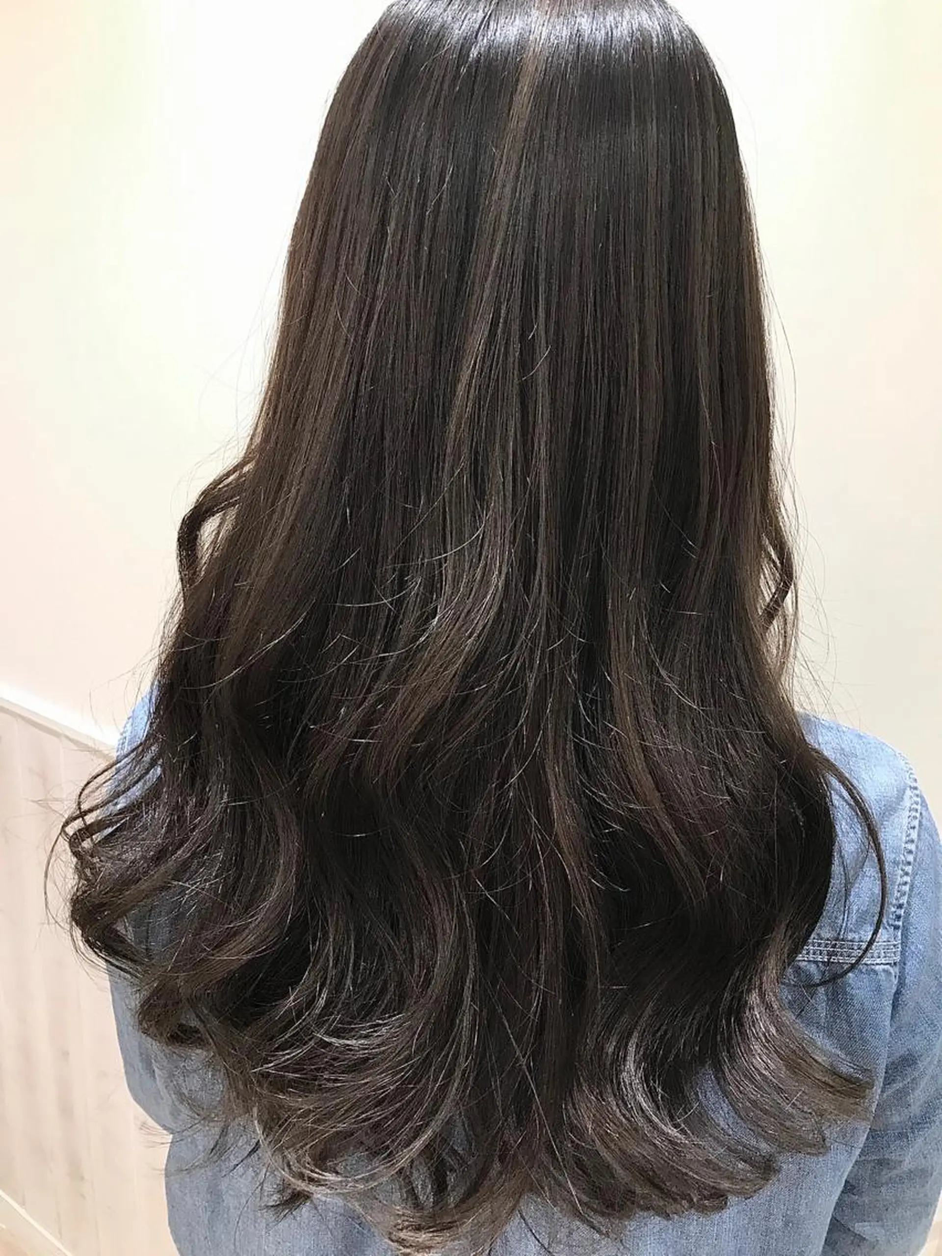 ロング カラー にしだ まりえのヘアスタイル