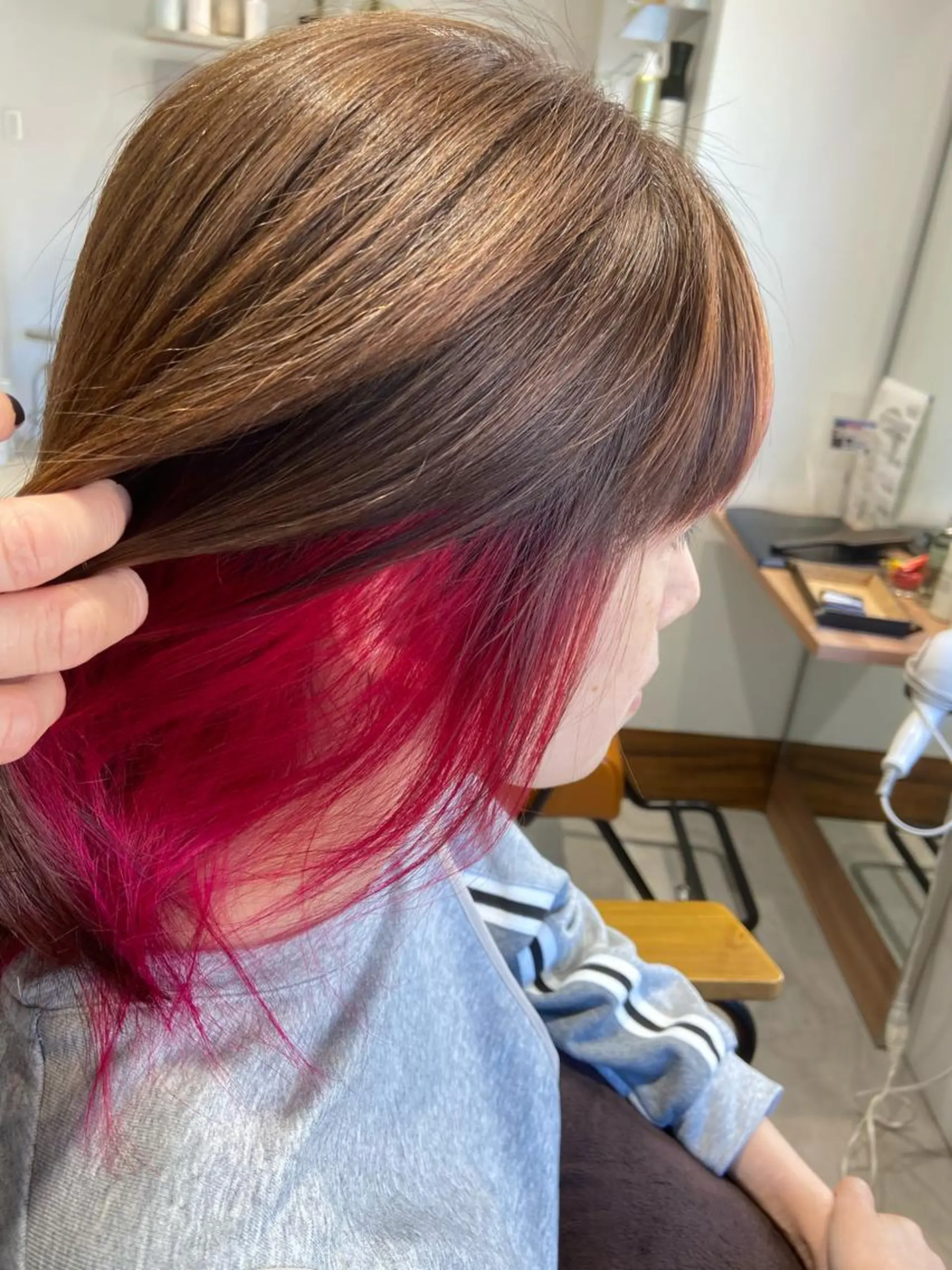 セミロング 代表　しみず としやのヘアスタイル