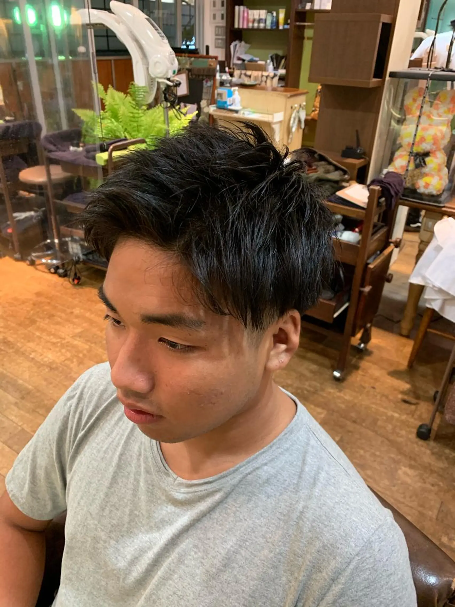 ショート メンズ アップバング ショートヘア カット特化美容師 齋藤桐のヘアスタイル