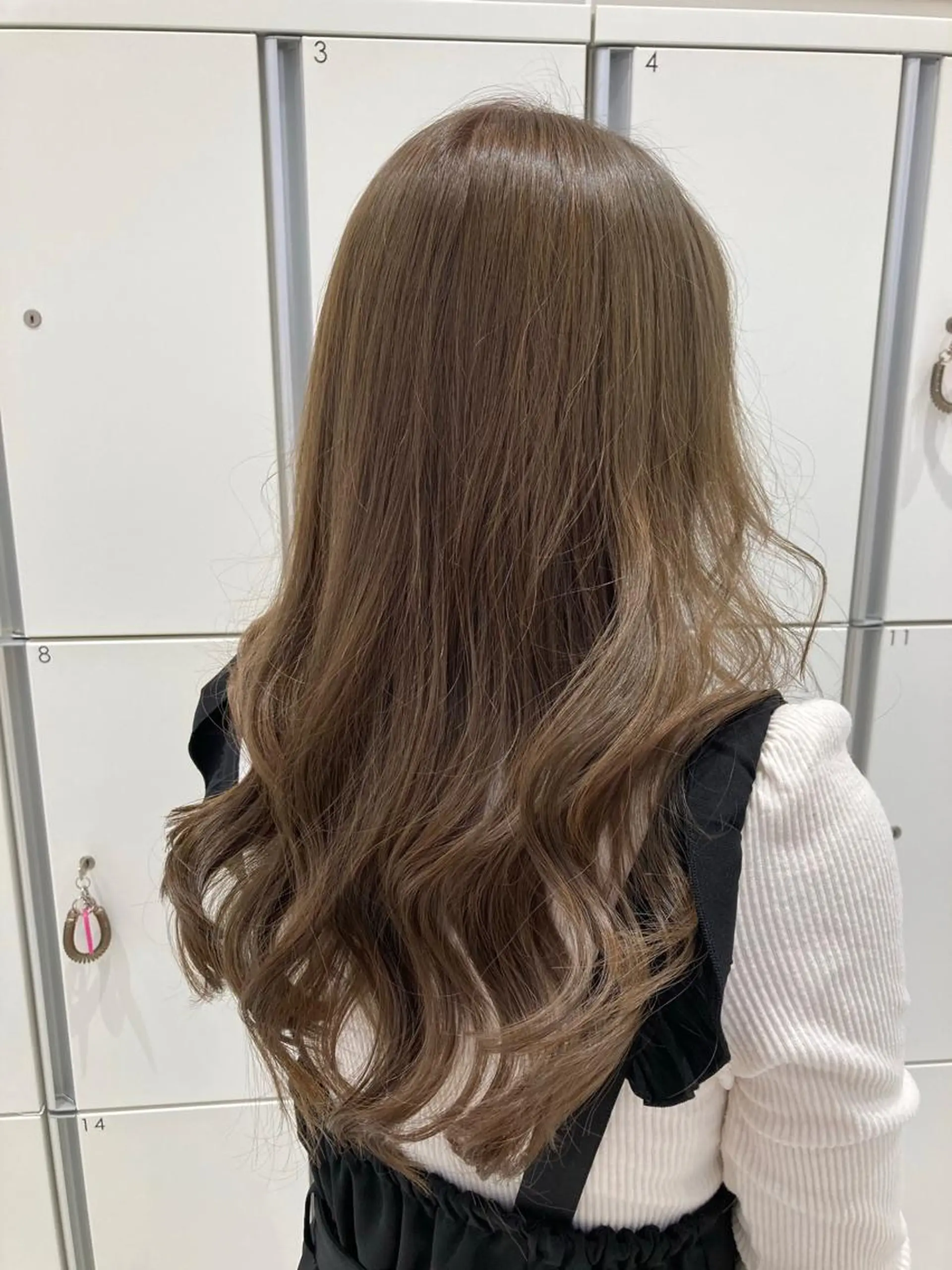 ロング カラー ヘアアレンジ ヘアカラー シアーベージュニスト 🥣大石亜里紗のヘアスタイル