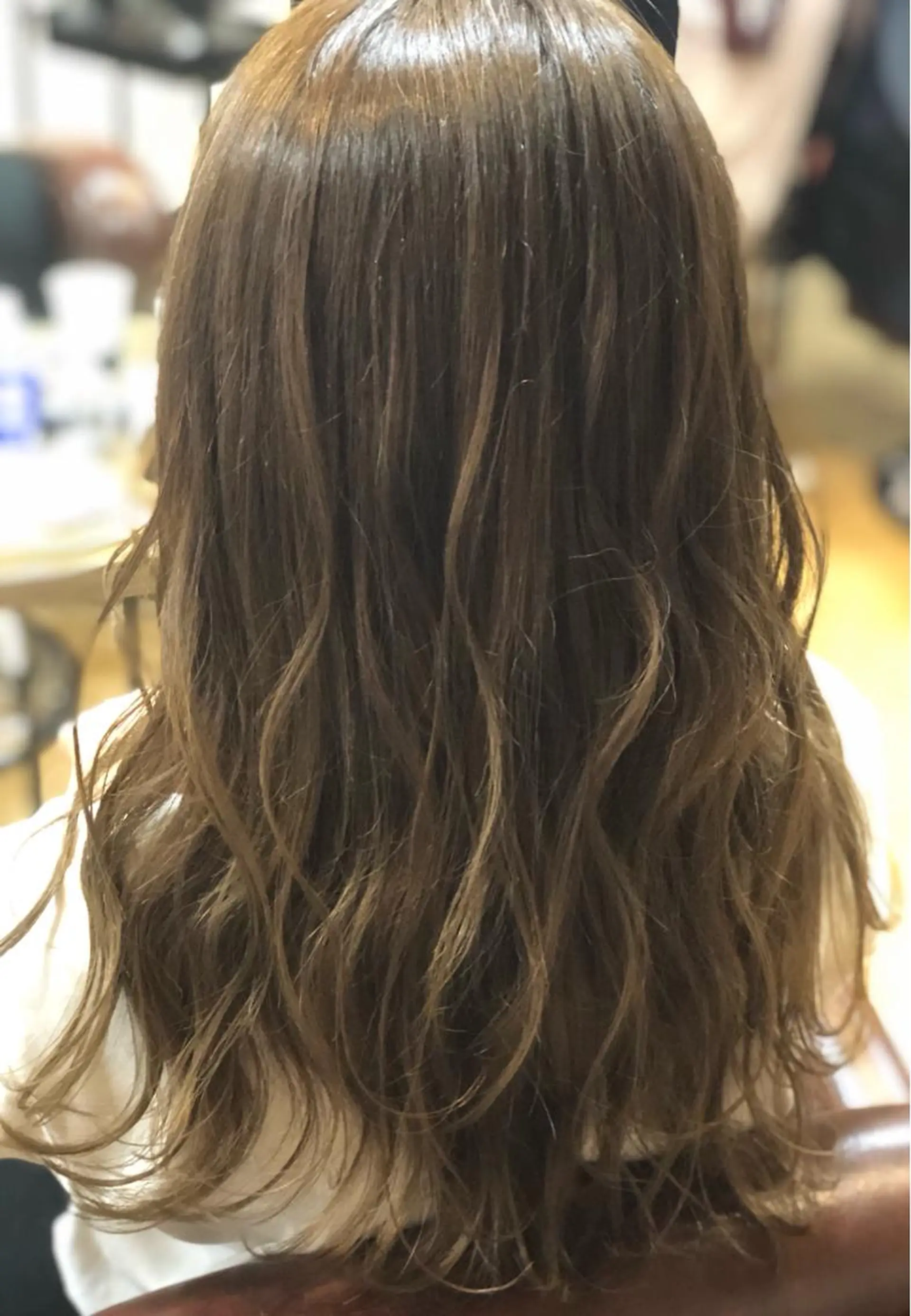 ミディアム カラー アッシュ ベージュカラー グレージュ antica YOSHIのヘアスタイル