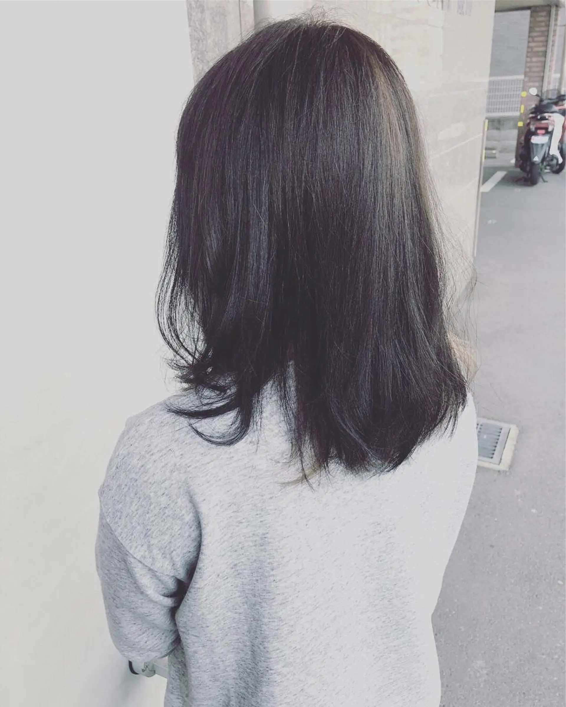 セミロング カラー ture by gladのヘアスタイル