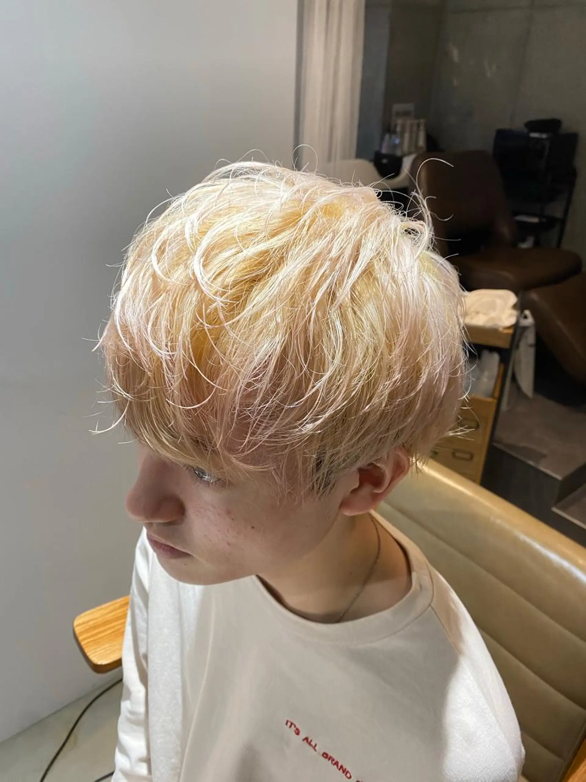 カラー 透明感ブリーチ ハイトーンウエダのヘアスタイル