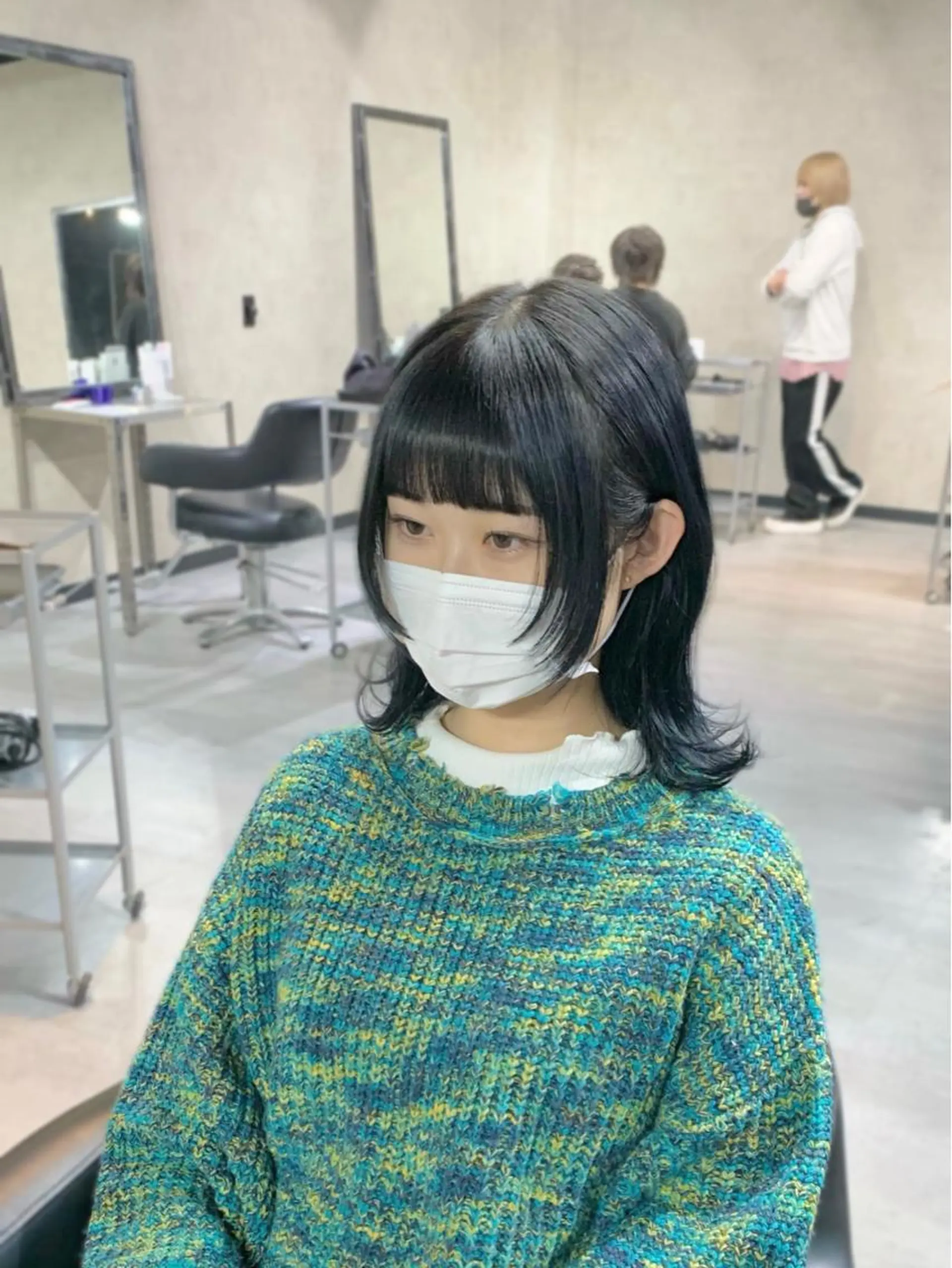 セミロング カラー 黒髪 ブルーカラー ブルーブラック 顔周りカット レイヤーカット カット ヘアカラー トリートメント B E C H I C O〔べち子〕のヘアスタイル