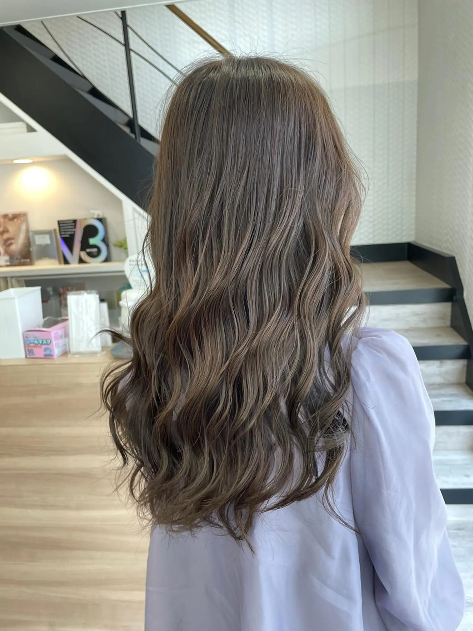 ロング カラー 透明感カラー グレージュ イルミナカラー 寺石 駿汰のヘアスタイル