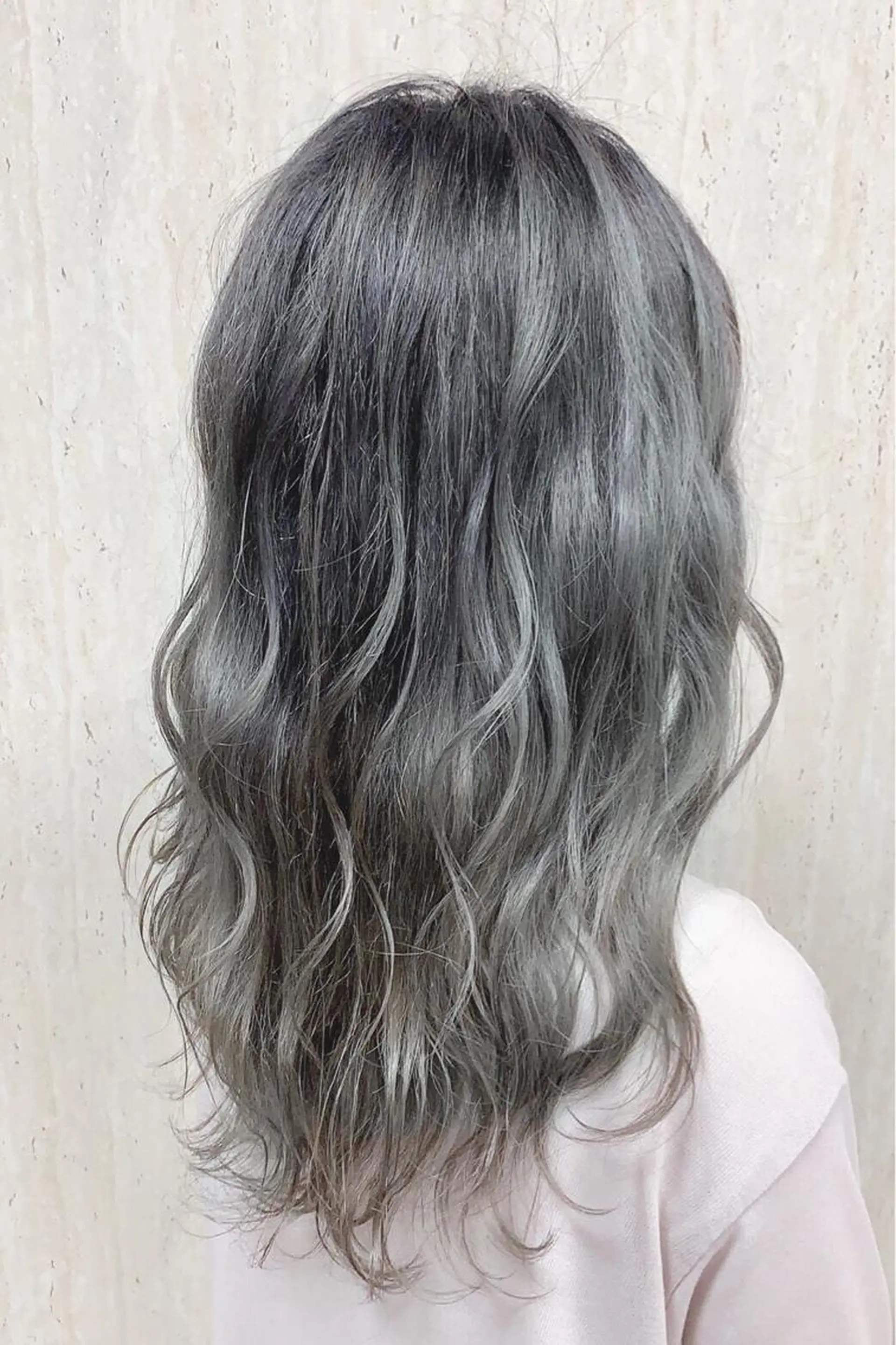 セミロング カラー 店長　濱口 花菜　美髪整形のヘアスタイル