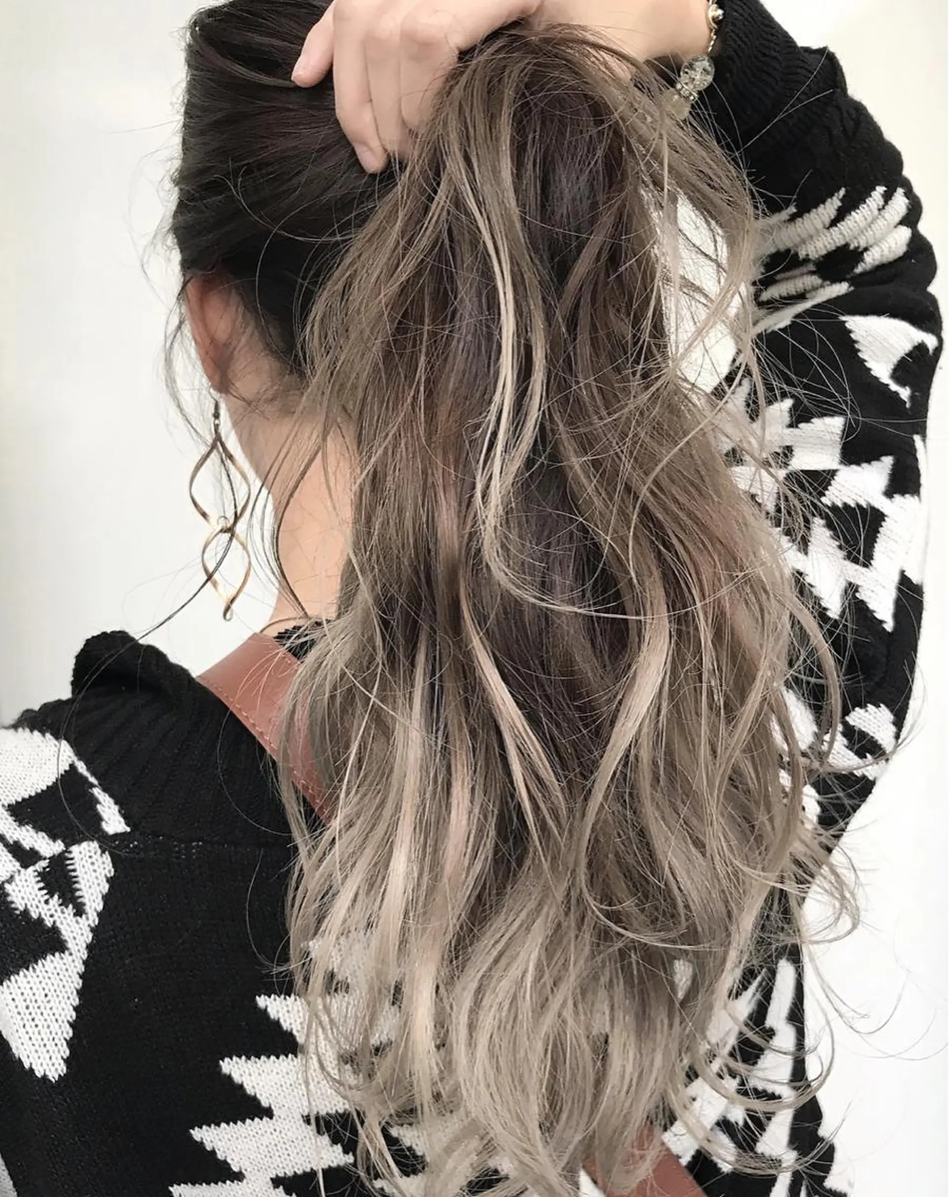 ロング カラー ヘアアレンジ バレイヤージュ グラデーションカラー ハイライトカラー 外国人風カラー ハイライト 阿部 圭悟のヘアスタイル