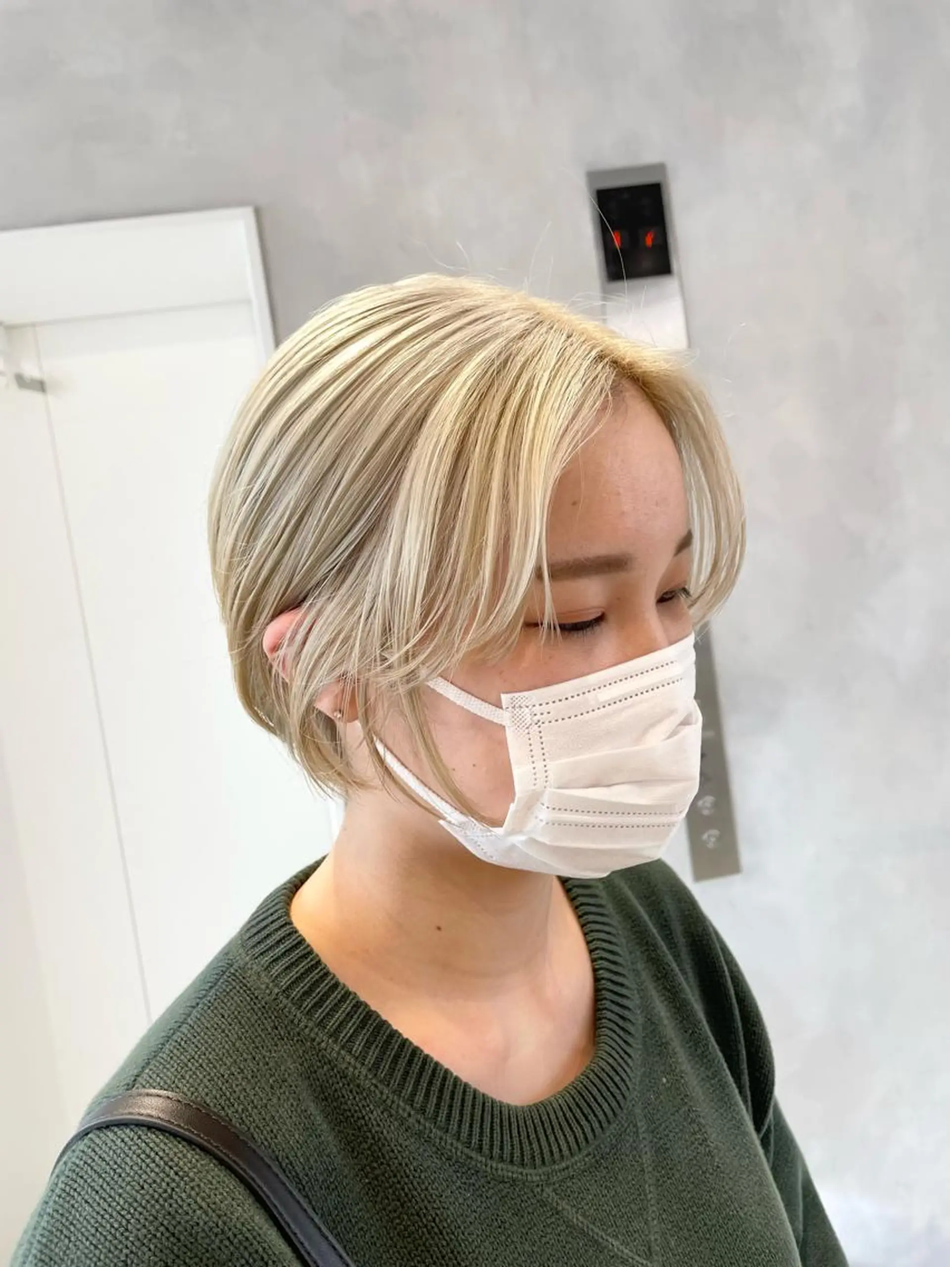 ショート カラー ヘアカラー トリートメント ヘアセット ハイトーン×レイヤー ／遠藤将太のヘアスタイル