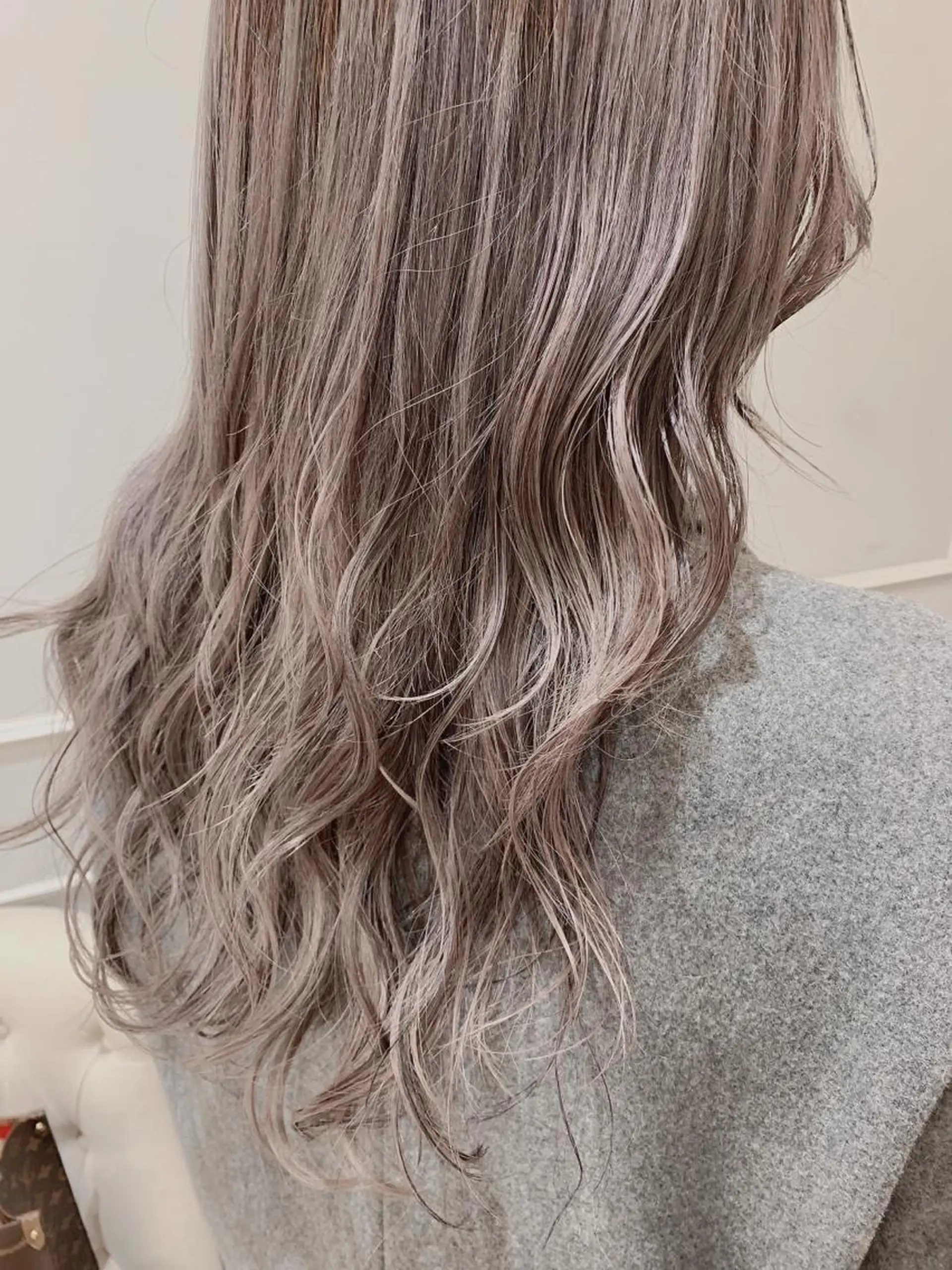 セミロング カラー ブリーチ ヘアカラー トリートメント 🦖鶴岡香純🦖 5/1から復帰しますのヘアスタイル