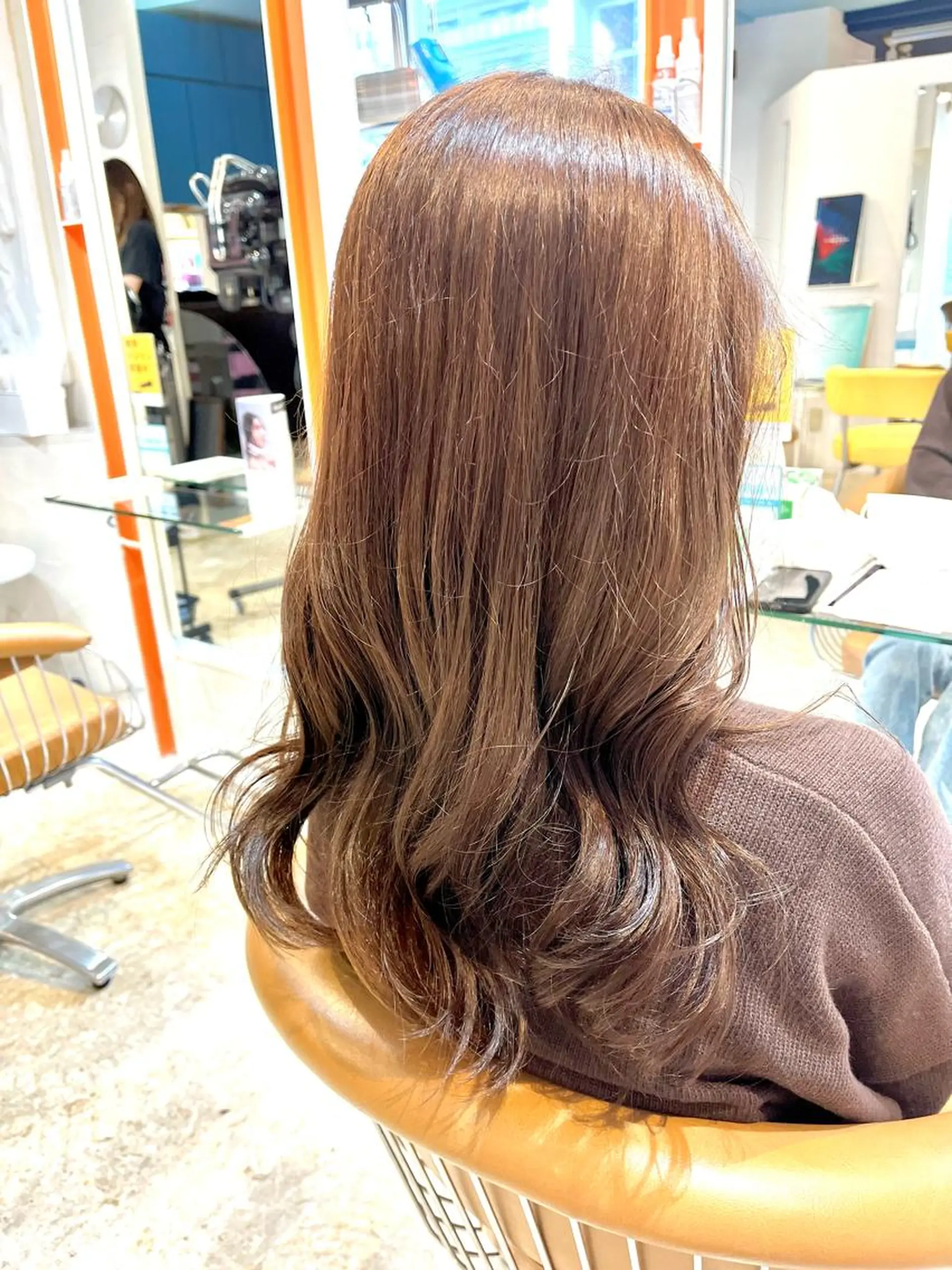 セミロング カラー 透明感カラー グレージュ ヘアカラー うしだ かおるのヘアスタイル