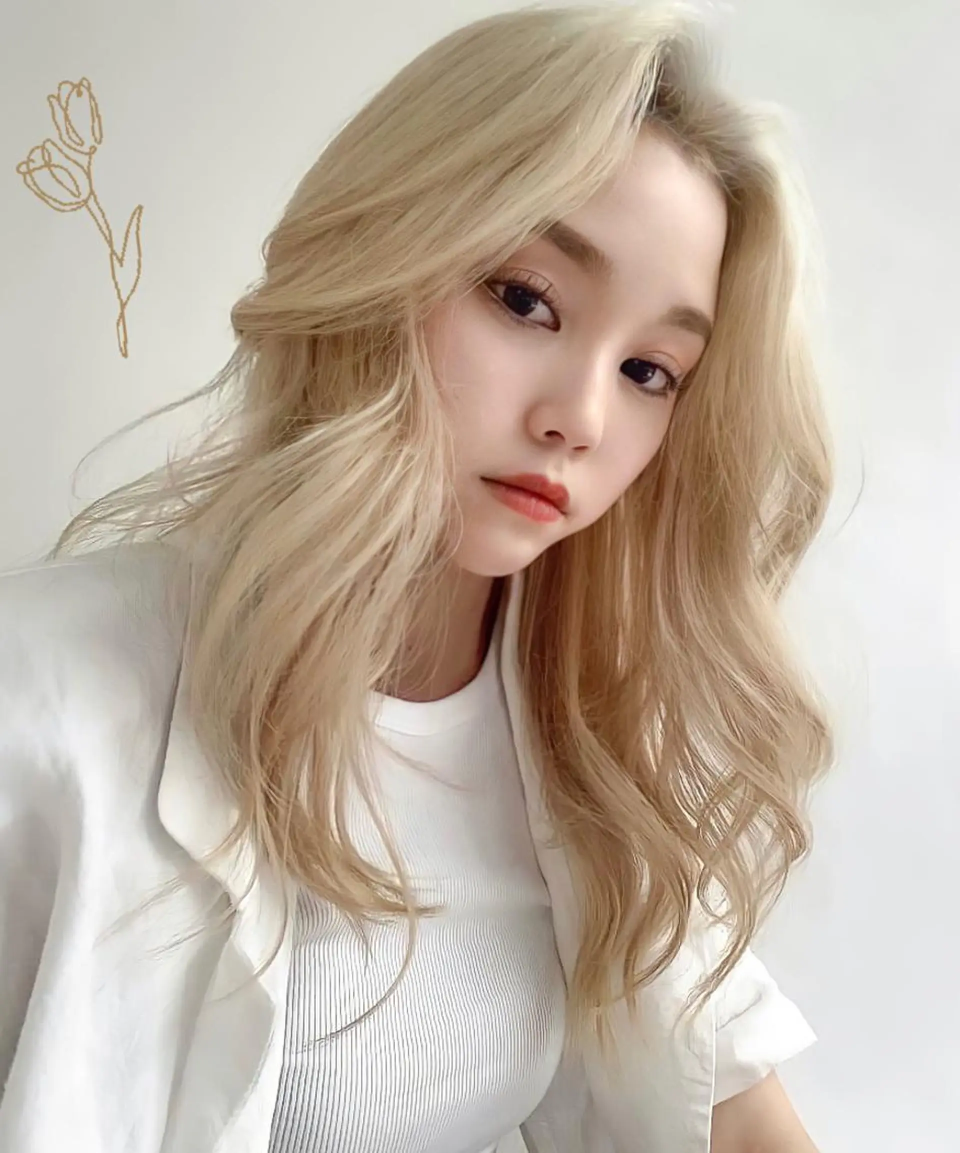 セミロング カラー ブロンド 韓国風ヘア 透明感カラー×小 顔レイヤー♡ヒデさんのヘアスタイル
