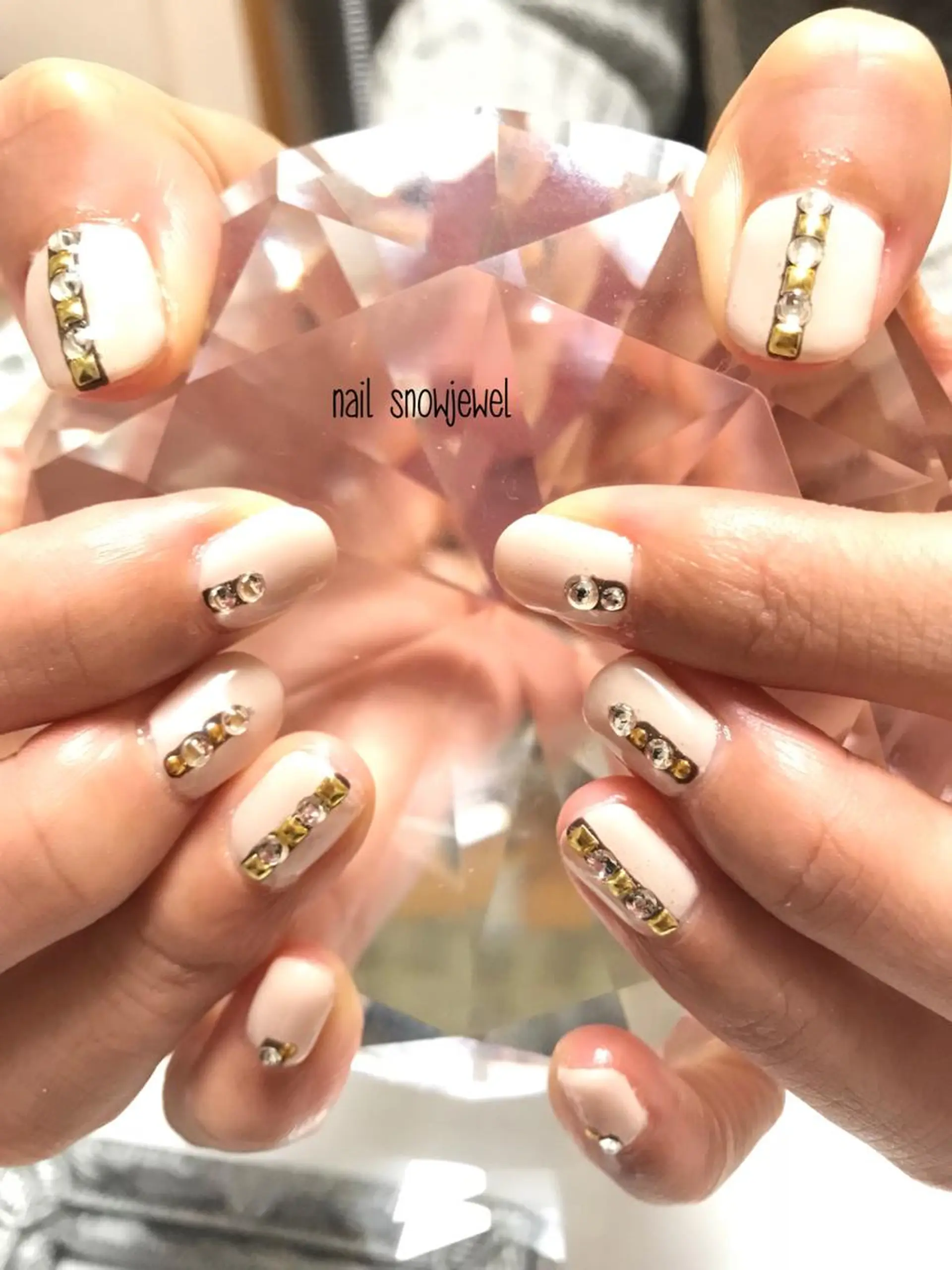 ネイル シンプルネイル ストーンネイル nail snowjewelのネイルデザイン