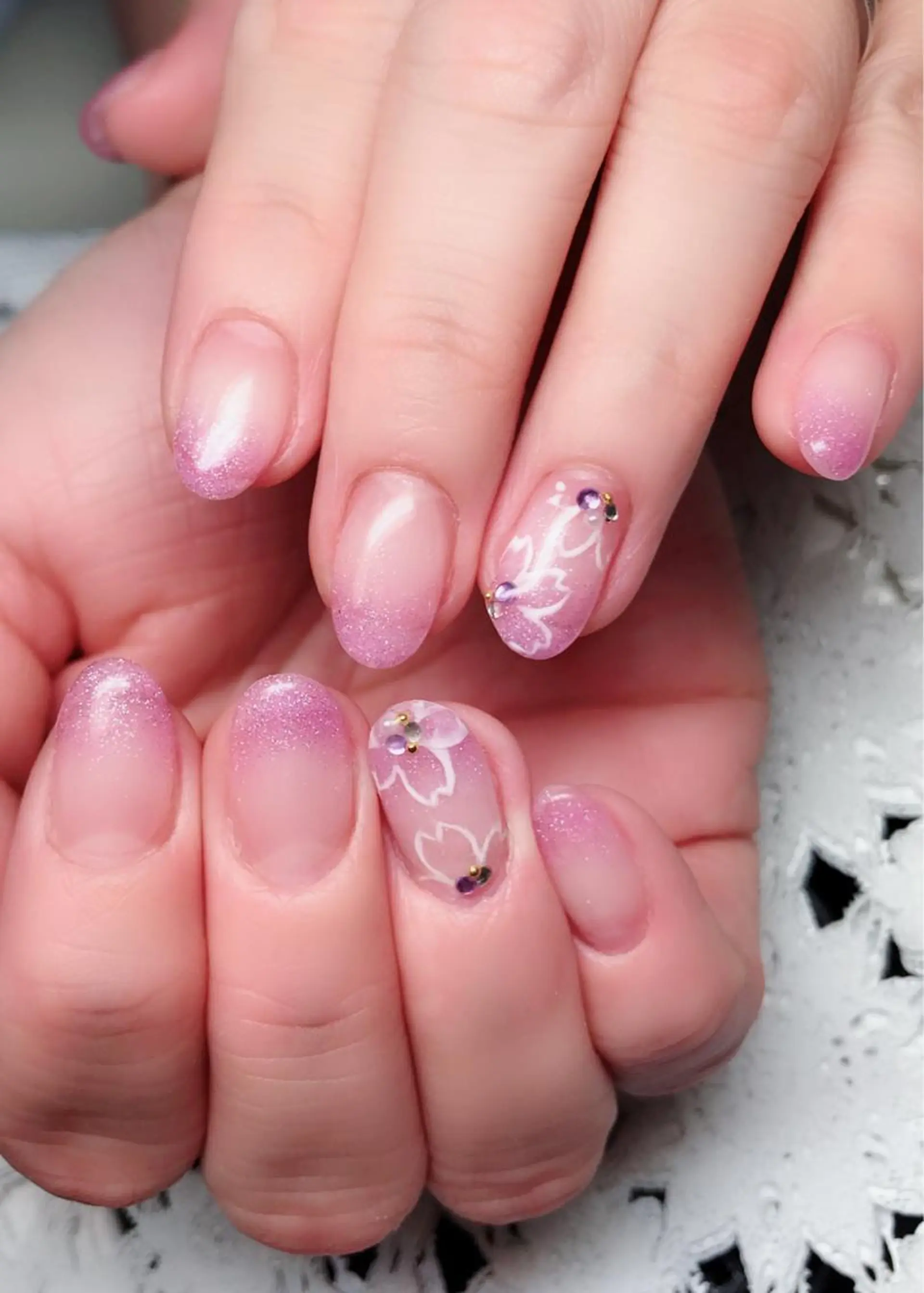 ネイル アートネイル ラメ(グリッター) ラメグラデーション ゲン レイカのネイルデザイン