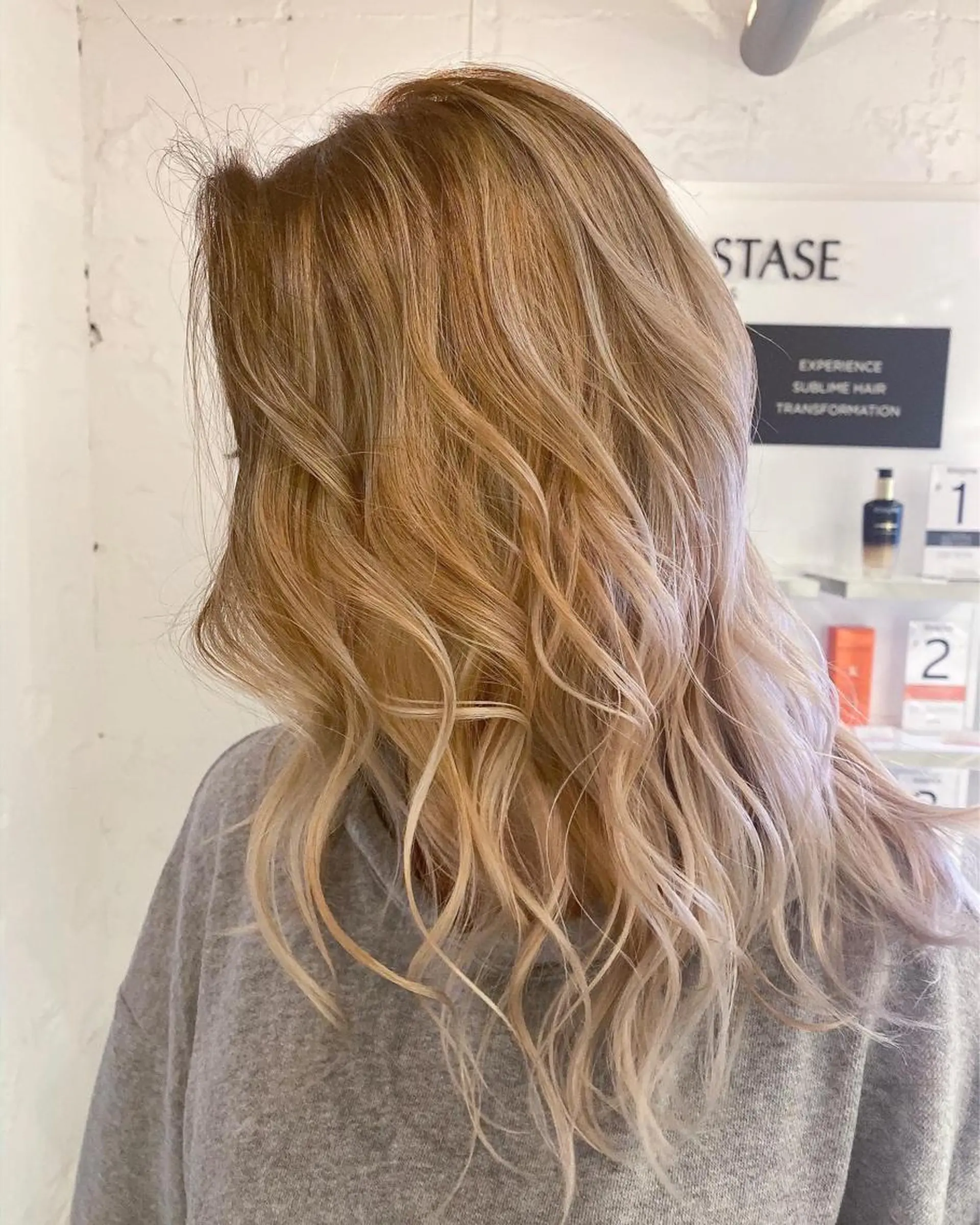 セミロング カラー welring hair salonのヘアスタイル