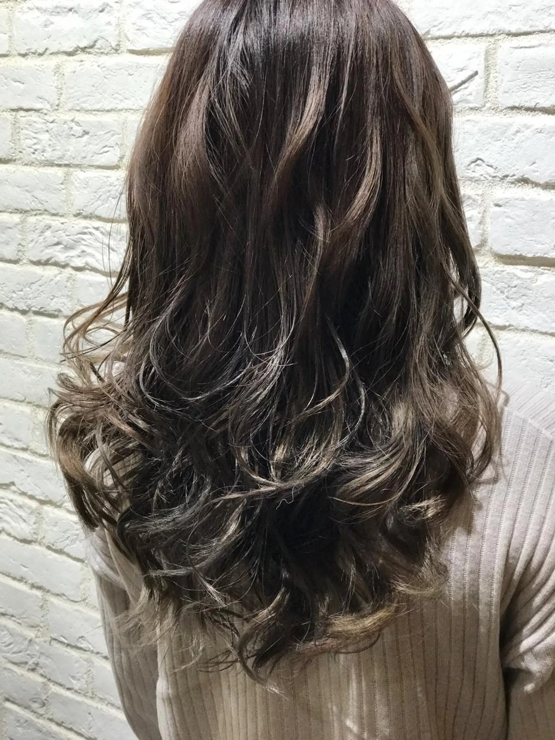 セミロング カラー UMEDA FIGAROのヘアスタイル