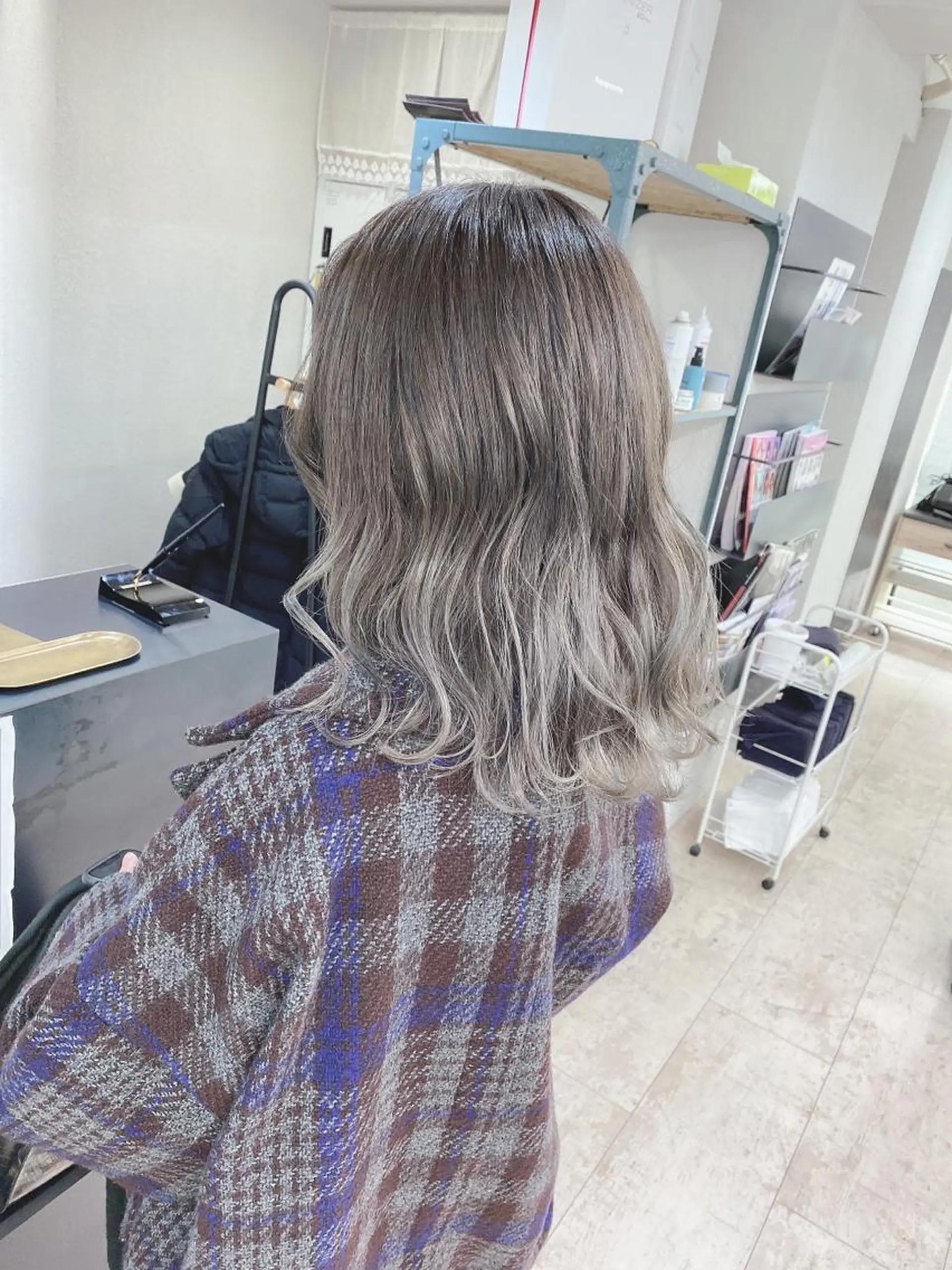 セミロング カラー グラデーションカラー グレージュ 🧙『店長』平田 祥己✨のヘアスタイル
