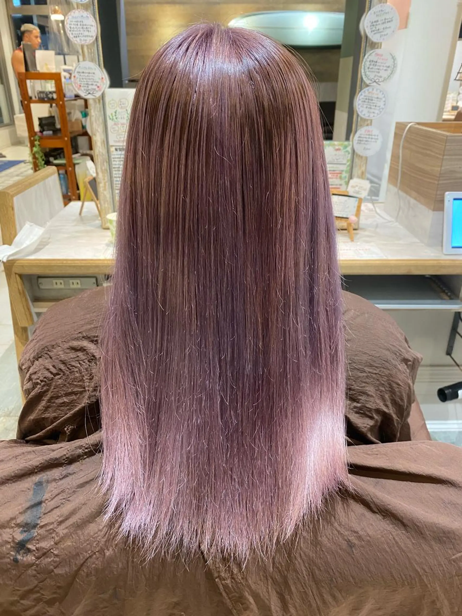 ロング カラー ブリーチ ラベンダーカラー 床櫻 唯のヘアスタイル