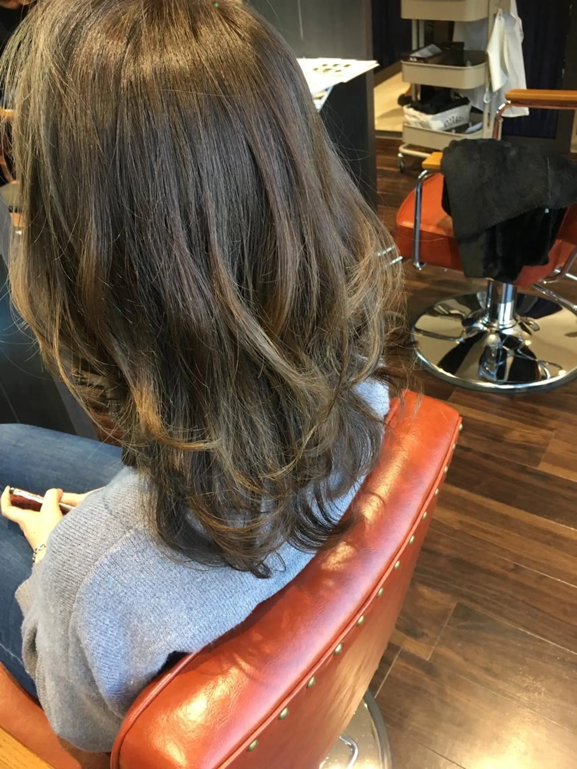 セミロング カラー グレージュ 川合 勇気のヘアスタイル