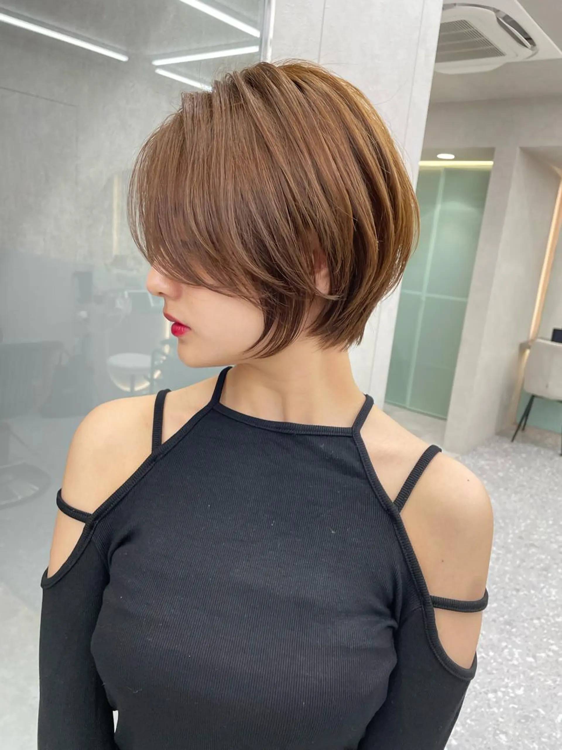 ショート カット ヘアカラー トリートメント かえ🩶韓国ボブ🎀 透明感カラー🥣のヘアスタイル
