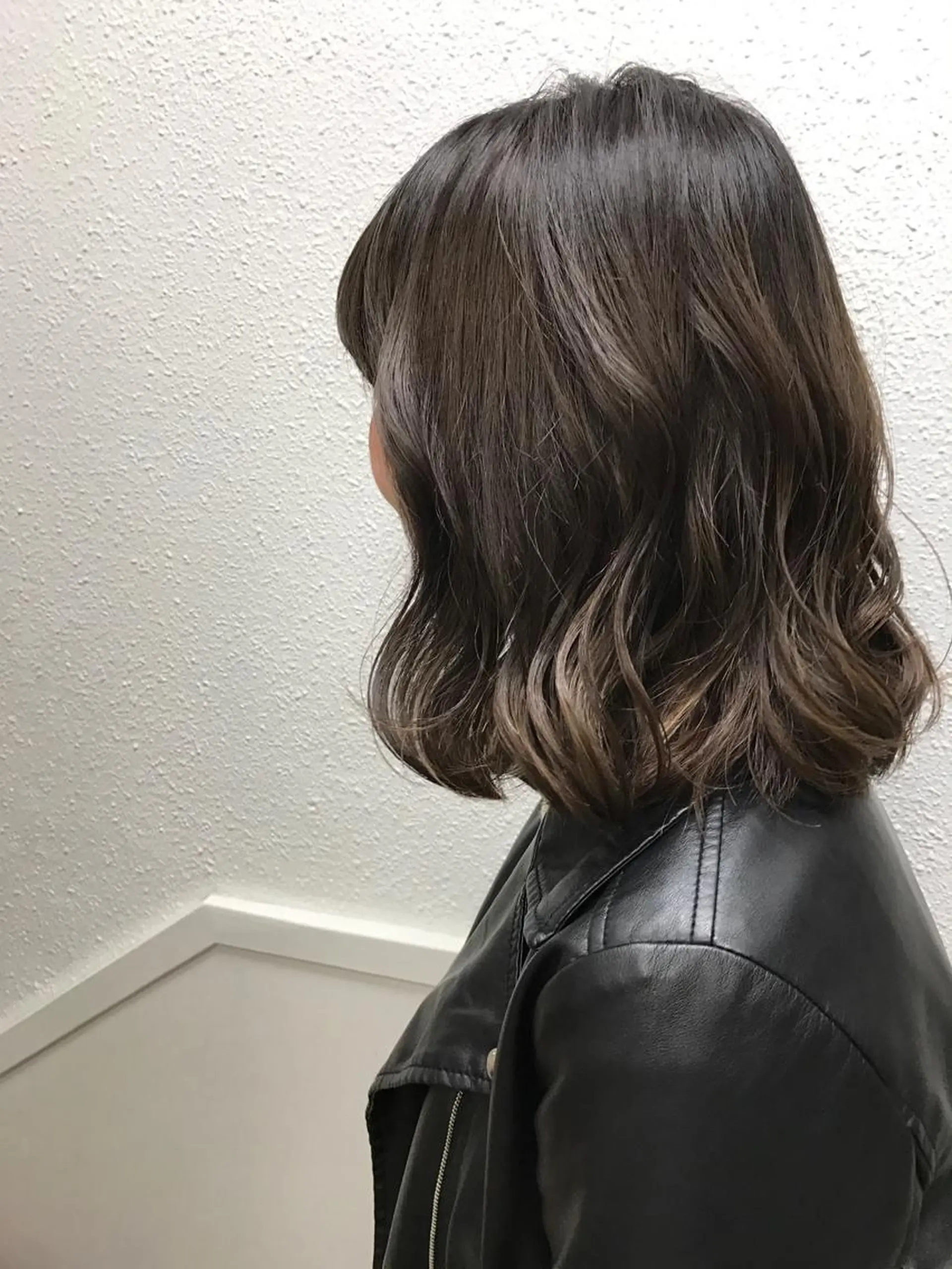 ミディアム カラー アッシュ にった みずきのヘアスタイル
