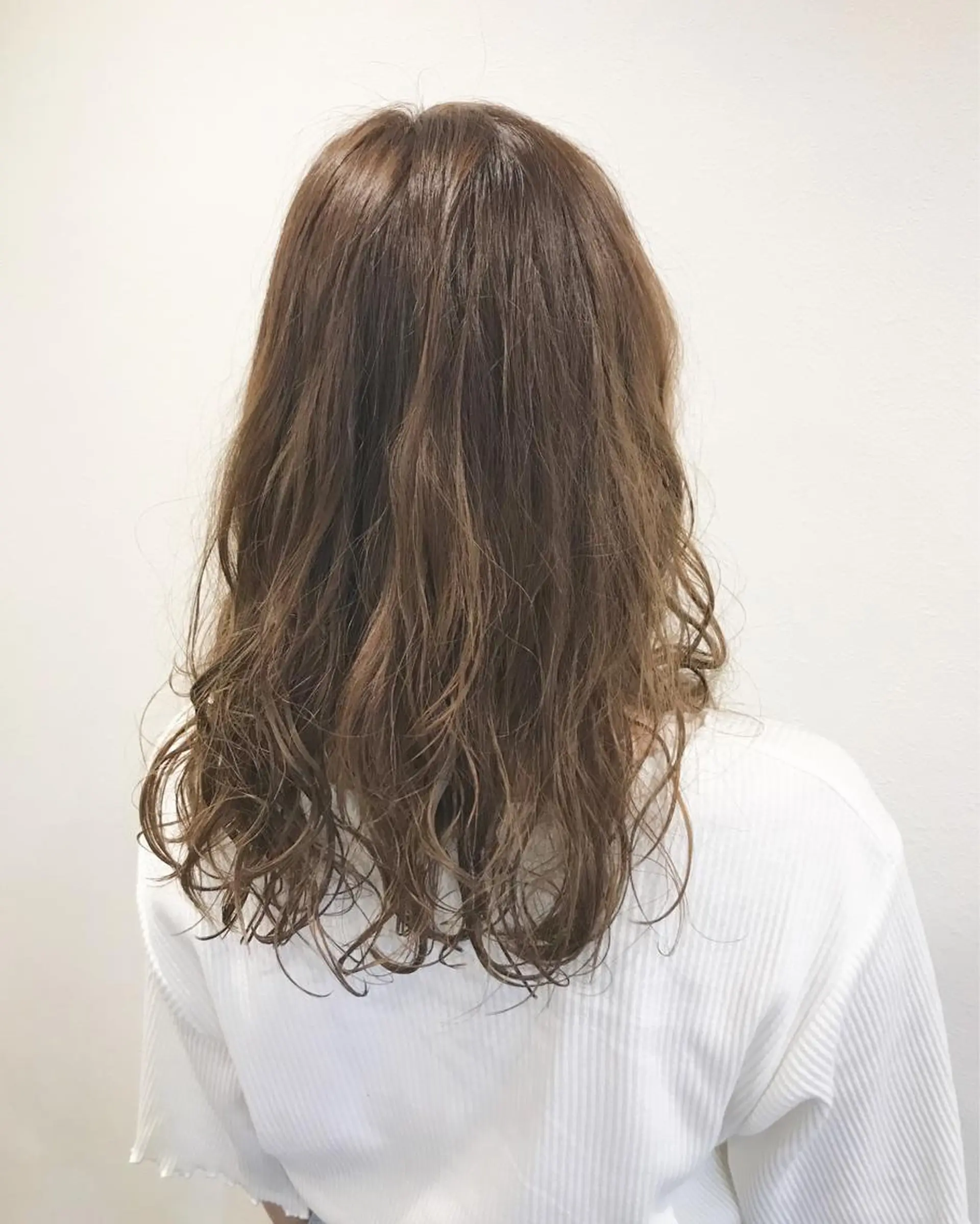 ロング カラー アディクシーカラー カット ヘアカラー パーマ トリートメント エイト ウメダのヘアスタイル