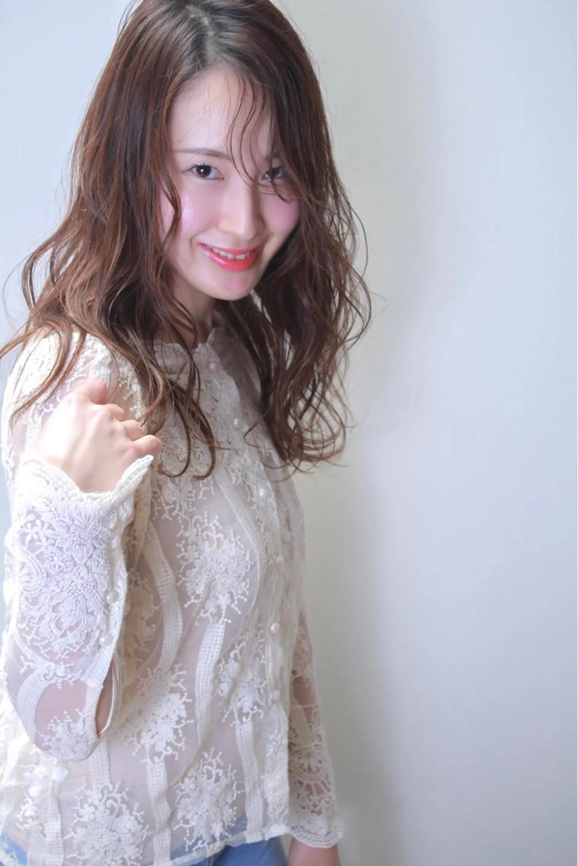 ロング 伊藤 裕貴のヘアスタイル