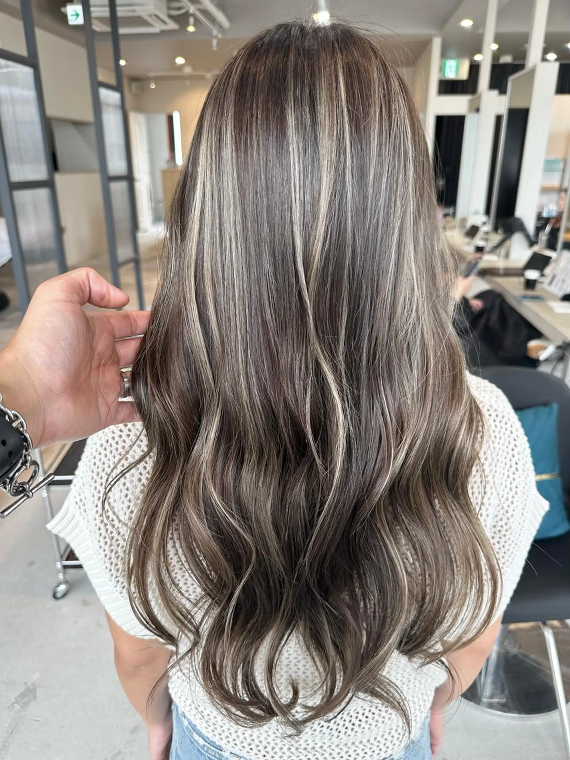 ロング カラー パーマ ヘアアレンジ メンズ キッズ ネイル マツエク・マツパ アイブロウ ヘアカラー トリートメント 井上 一平のヘアスタイル