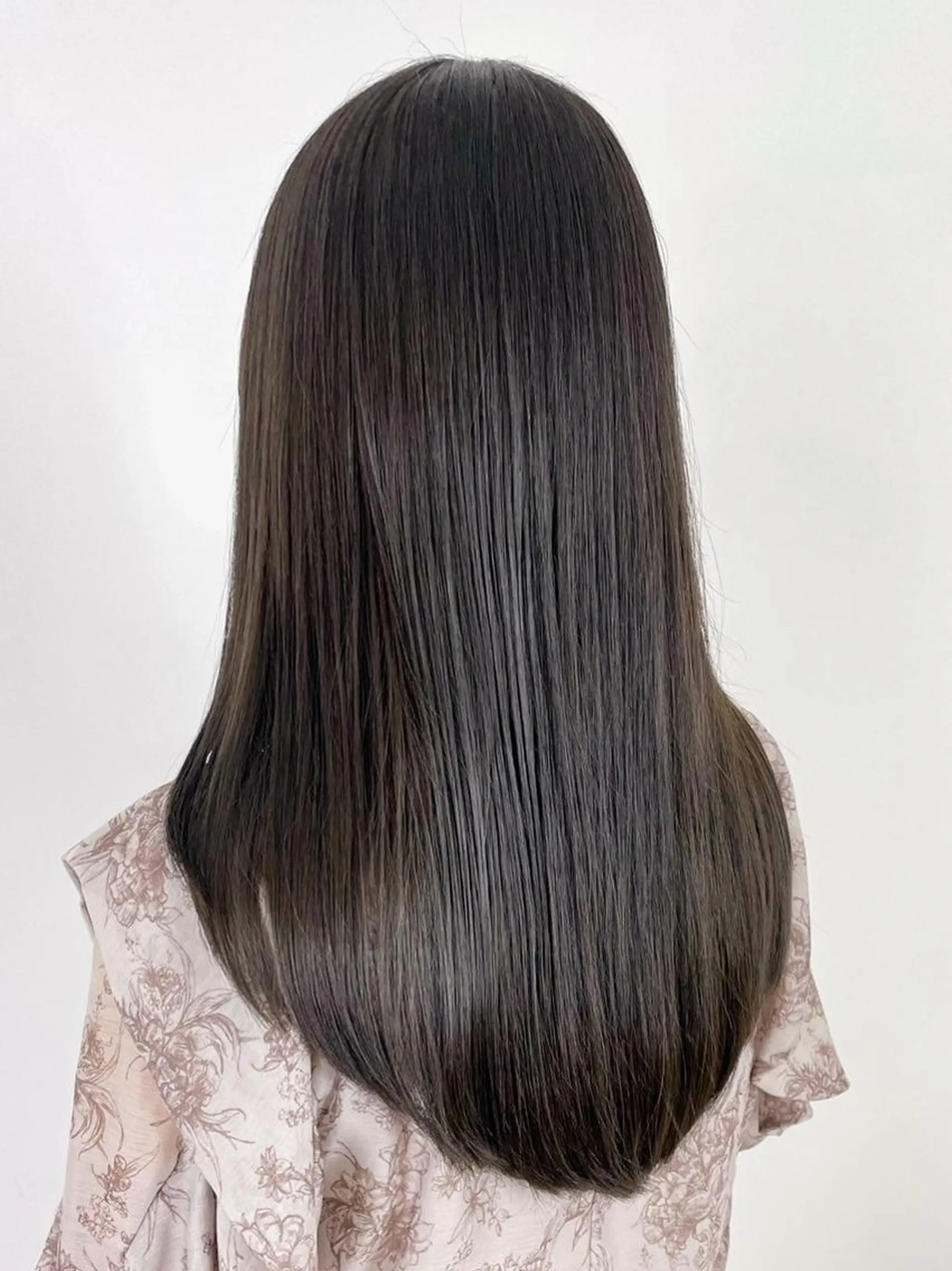 カラー セミロング ベージュカラー 似合わせカット カット ヘアカラー トリートメント ITbyALBUM 下北沢店のヘアスタイル